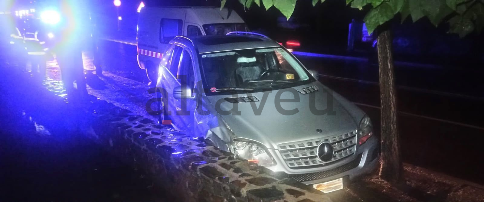 El cotxe que ha patit l'accident. El cotxe que ha patit l'accident.