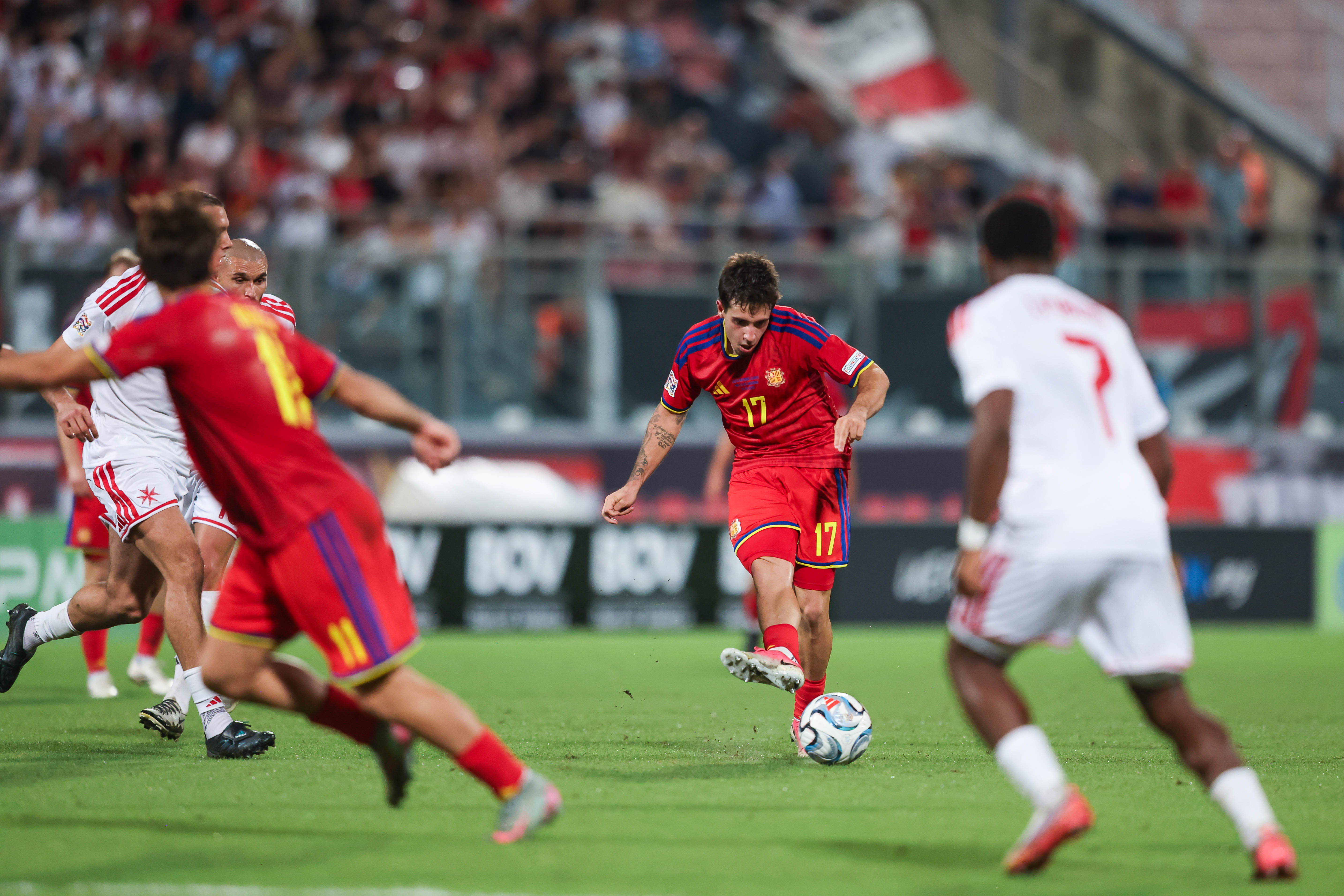 El jugador de l'FC Andorra, cedit al Mirandés, ha estat dels millors del partit. La portaveu del Sindicat, Rebeca Bonache.