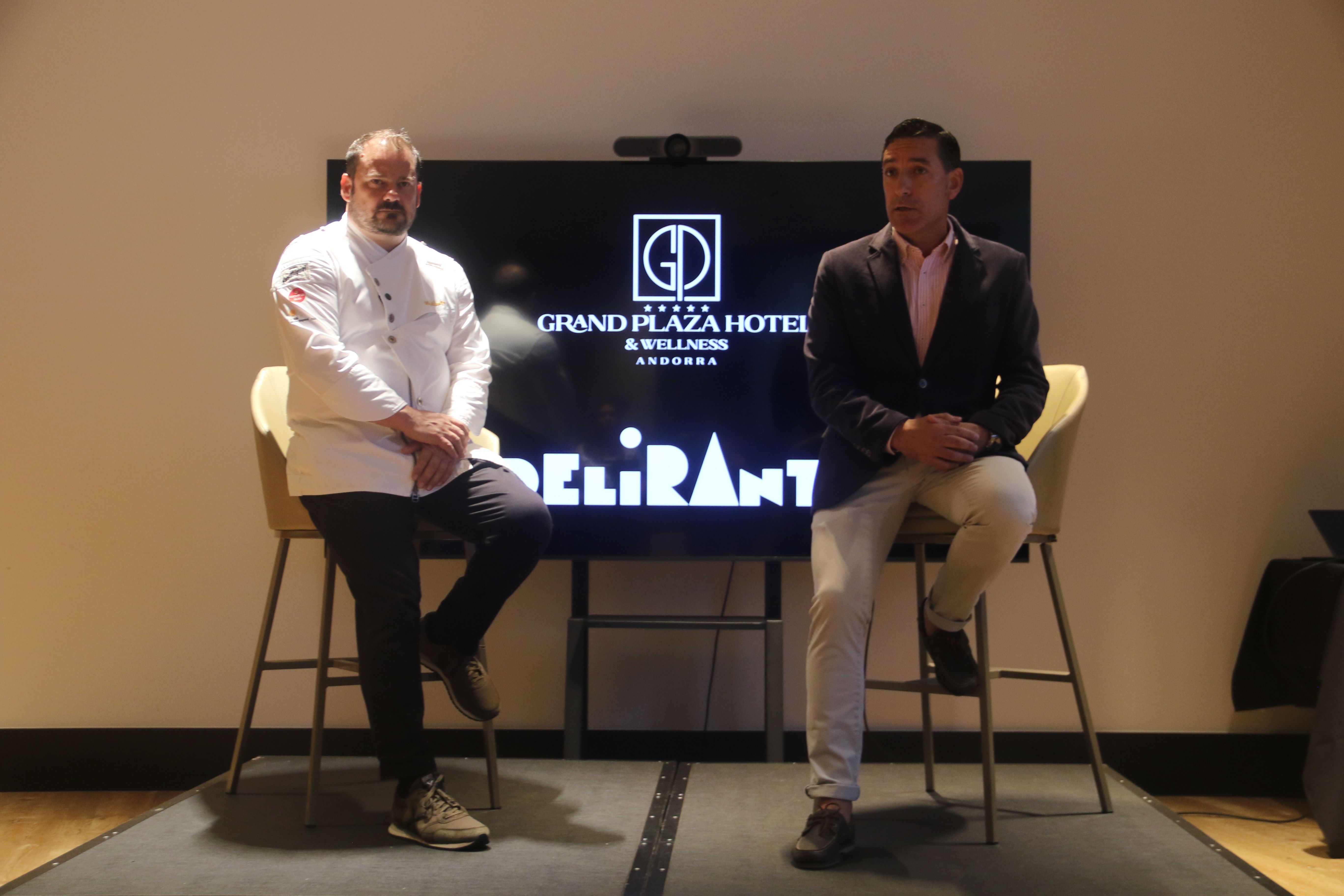 Pep Moreno i Israel Martínez durant la presentació de l'aliança entre Deliranto i Grand Plaza Hotel. Pep Moreno i Israel Martínez durant la presentació de l'aliança entre Deliranto i Grand Plaza Hotel.
