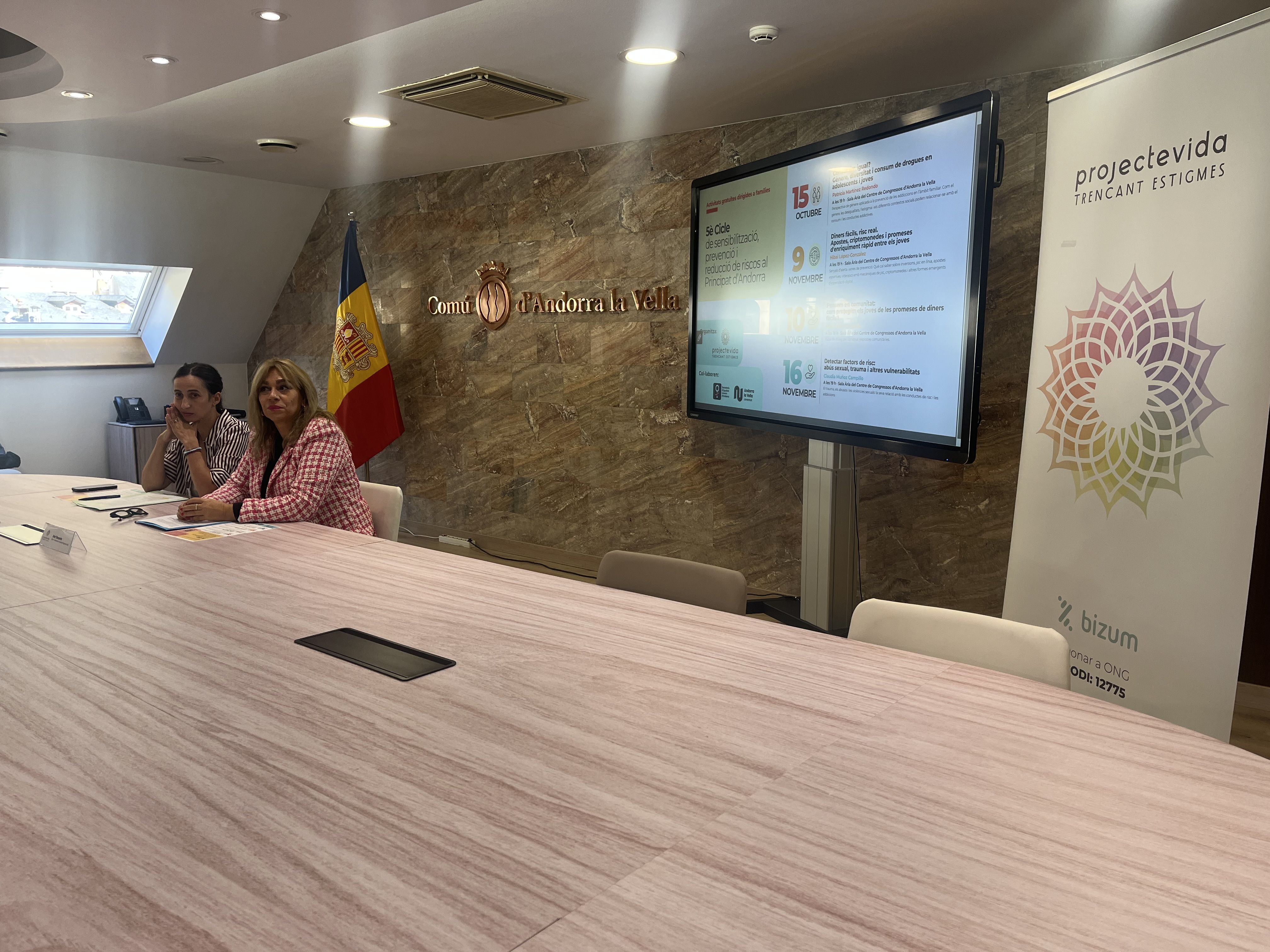 La cònsol menor d'Andorra la Vella, Olalla Losada, i la secretària executiva de Projecte Vida, Eva Tenorio. La cònsol menor d'Andorra la Vella, Olalla Losada, i la secretària executiva de Projecte Vida, Eva Tenorio.