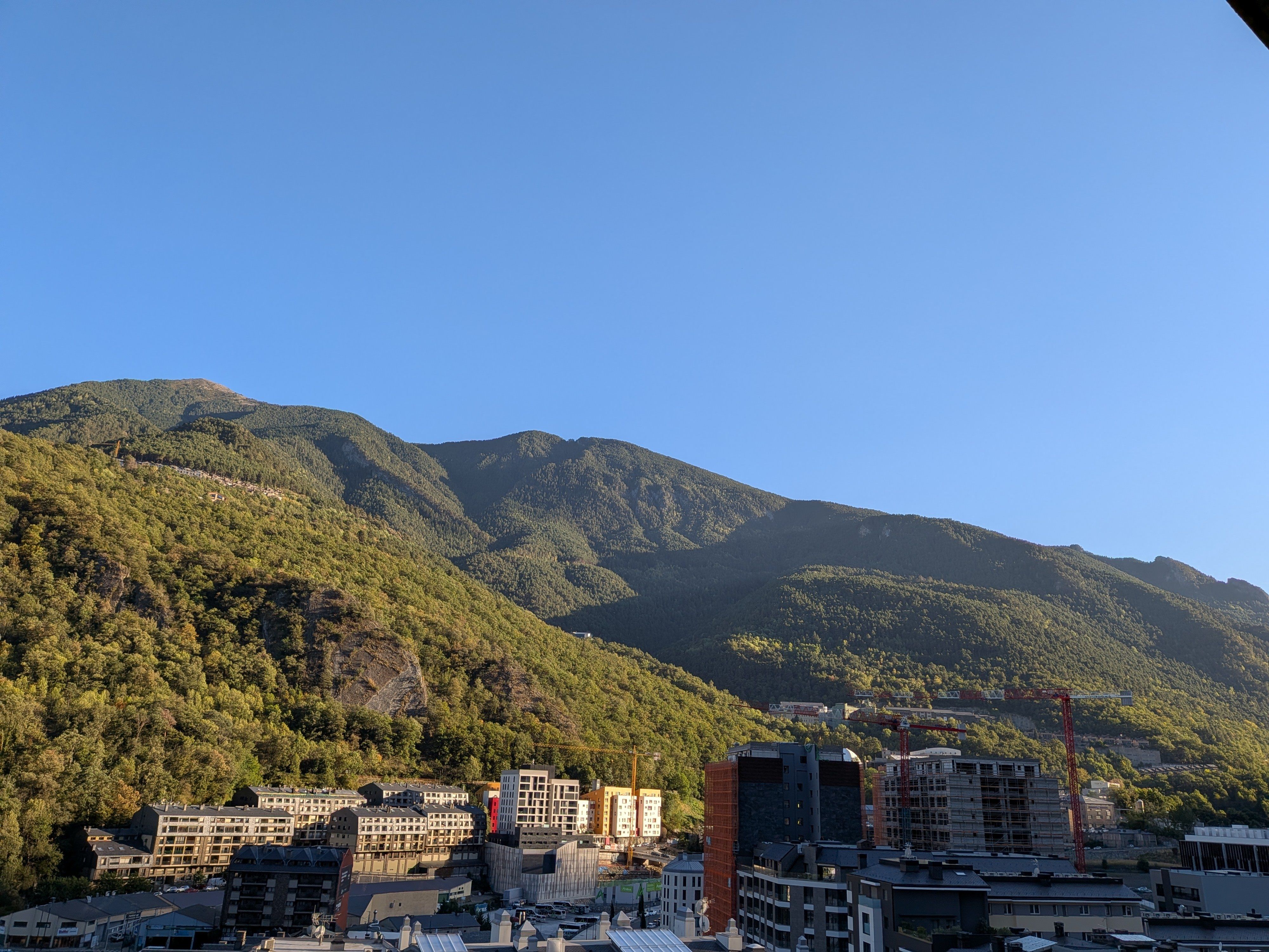 Una vista de les muntanyes del centre del país aquest mes de setembre. Una vista de les muntanyes del centre del país aquest mes de setembre.