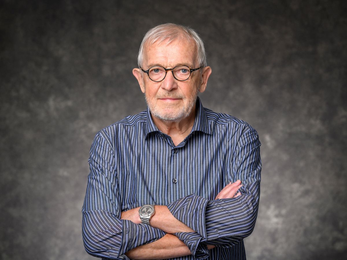 El professor Francis Halzen, guanyador del premi Nobel de Física 2026 La portaveu del Sindicat, Rebeca Bonache.