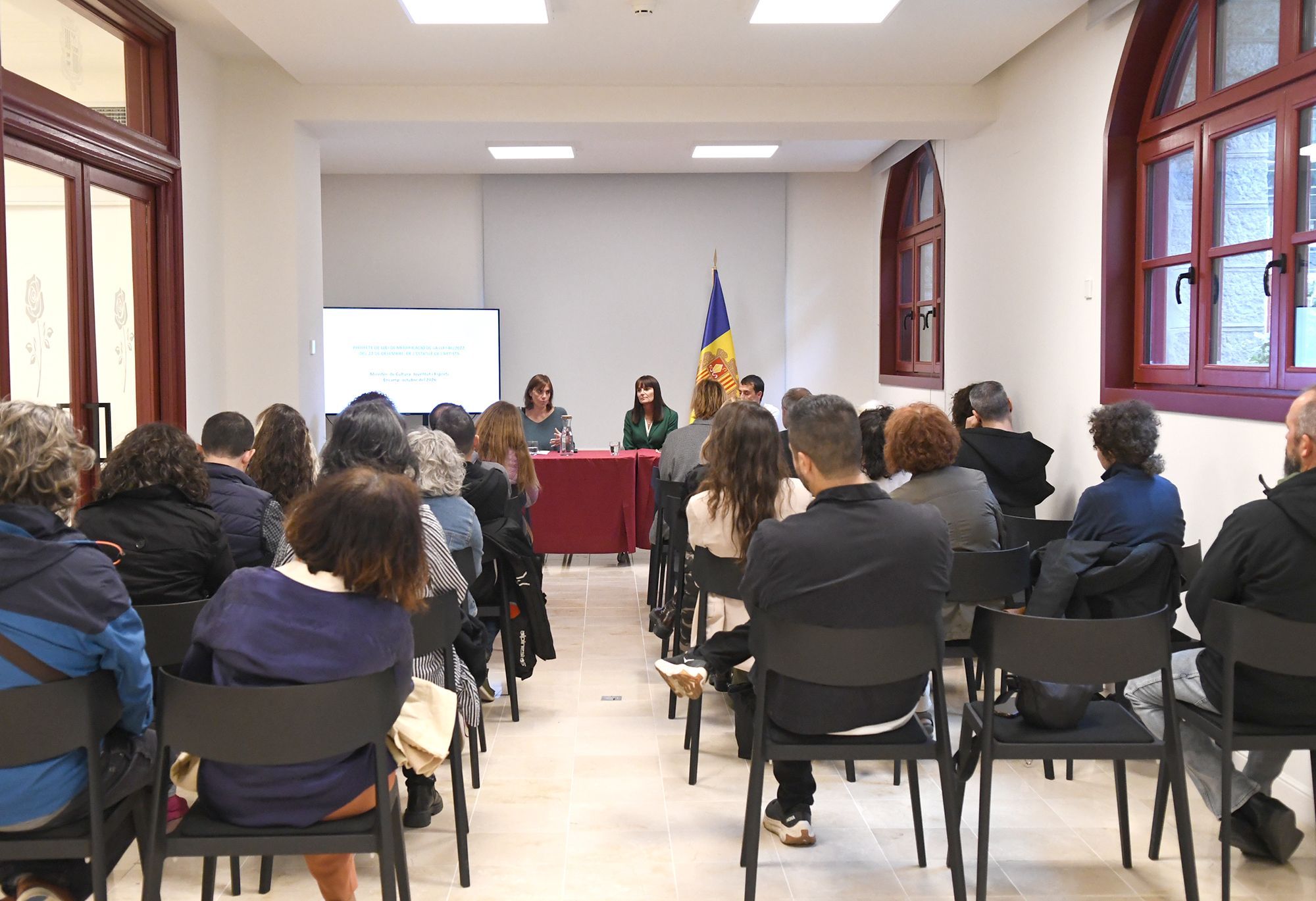 Reunió informativa per al sector artístic sobre l'estatut de l'artista.