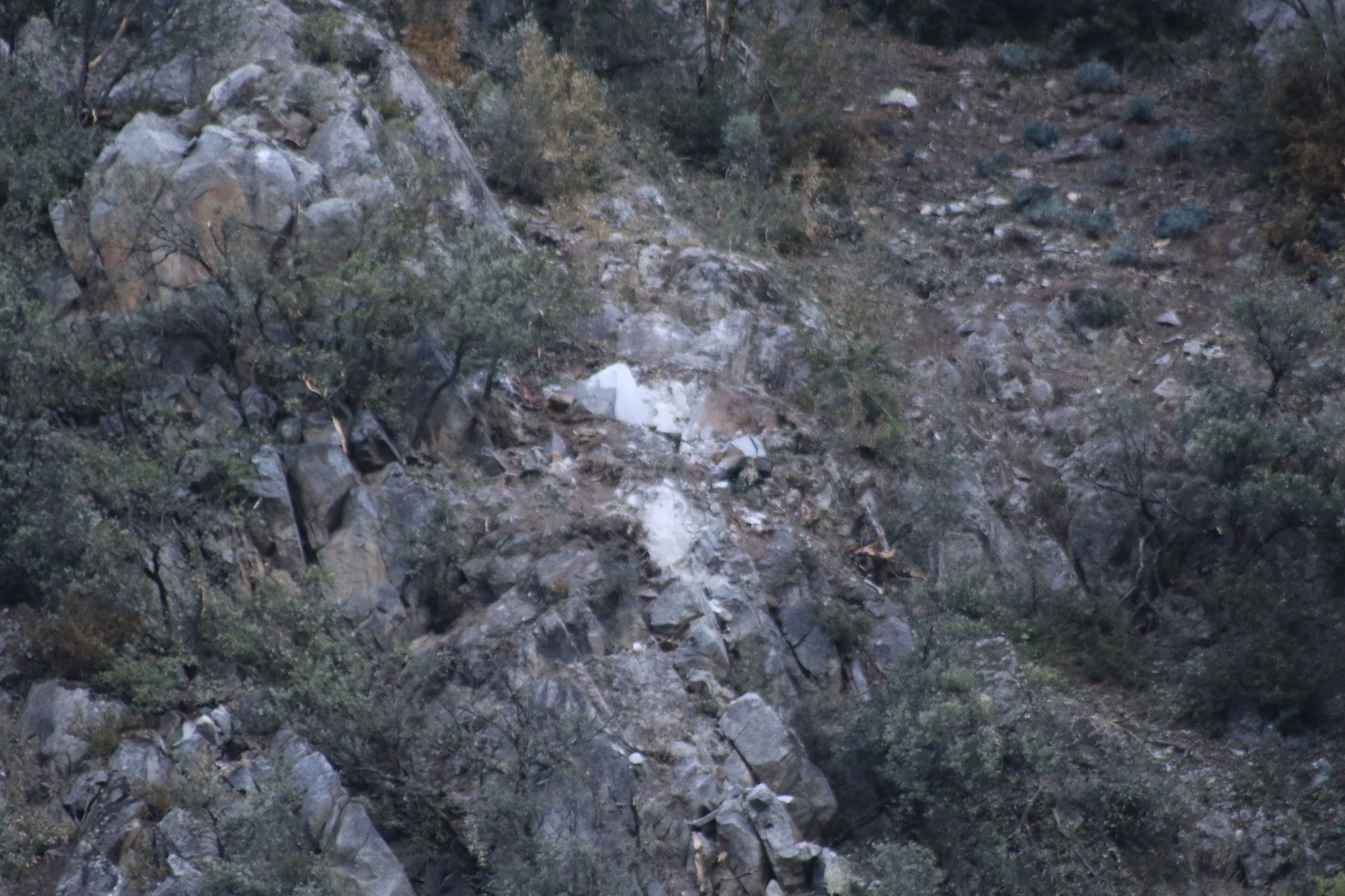 Punt pel qual ha picat la roca més grossa. 