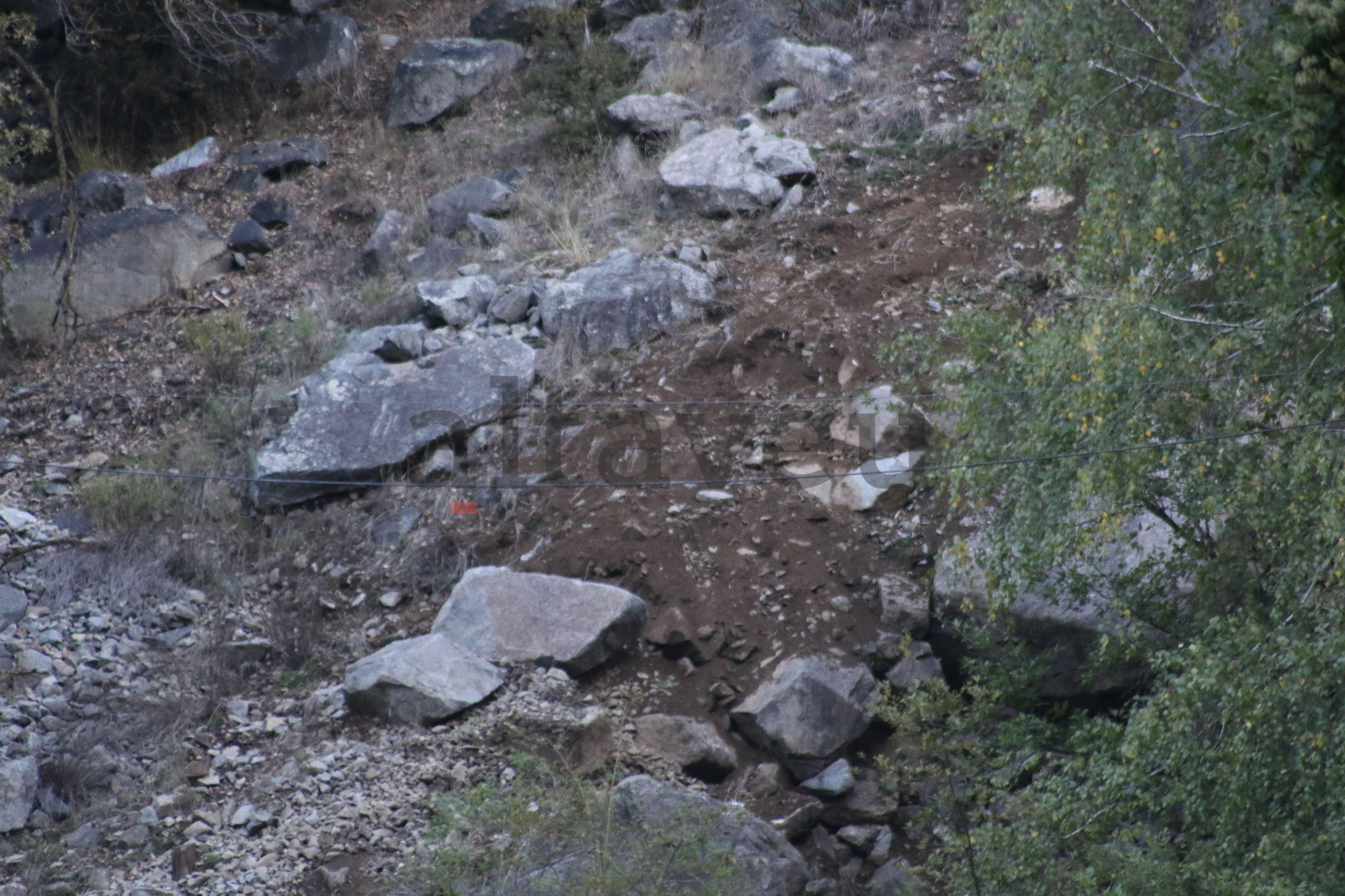 Algunes de les roques 'remenades' pel despreniment.