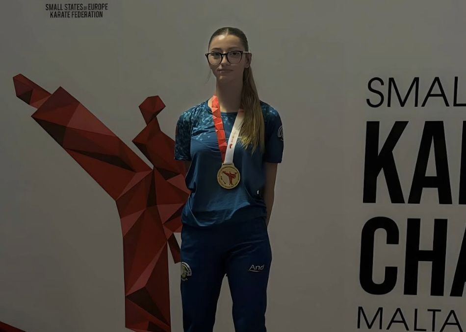 Aina Padilla aconsegueix l’or a l’Europeu dels Petits Estats de karate a Malta.