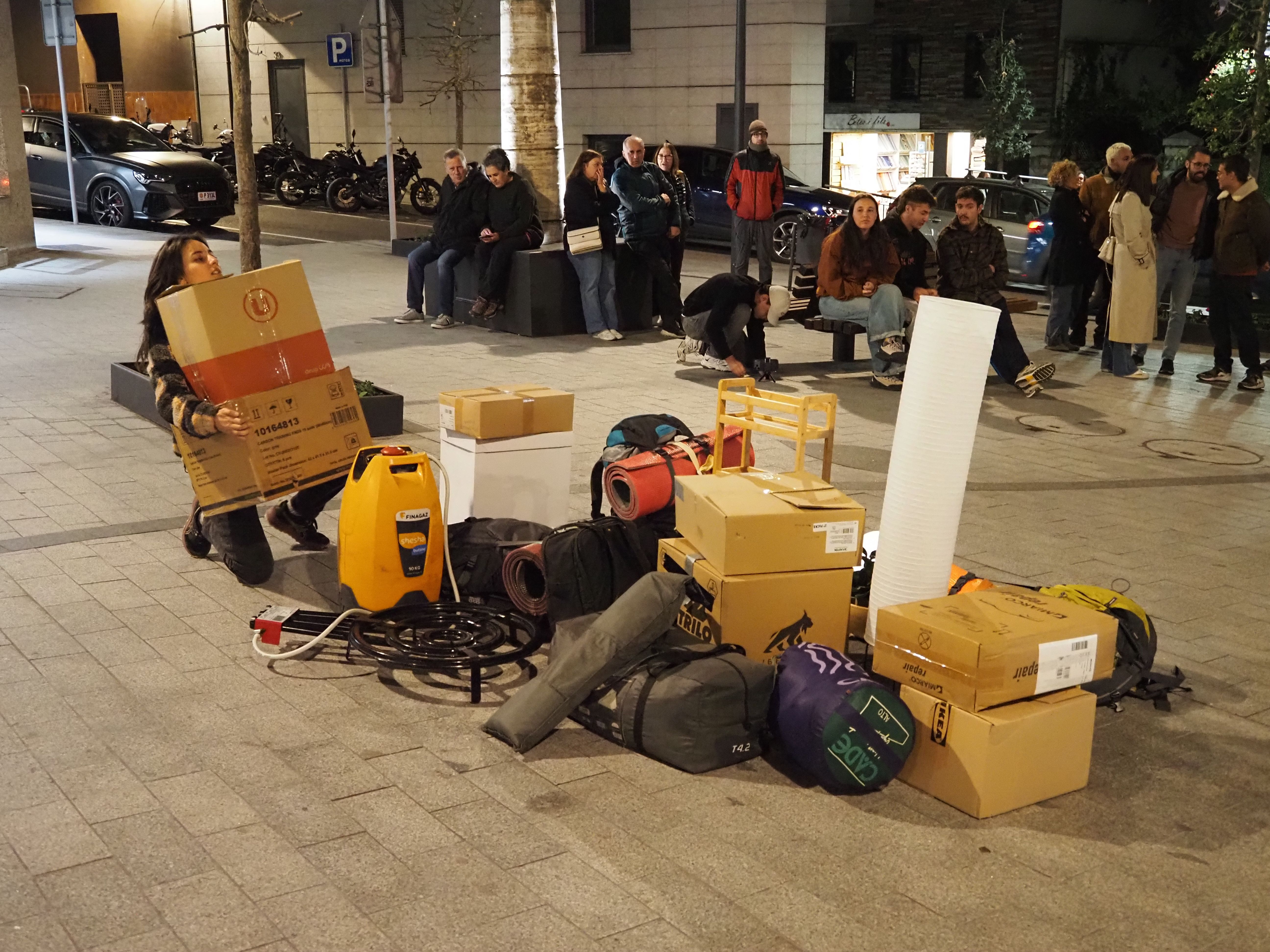 La plaça Calonge s'ha convertit en 'l'habitatge' de Les Somatents. La plaça Calonge s'ha convertit en 'l'habitatge' de Les Somatents.