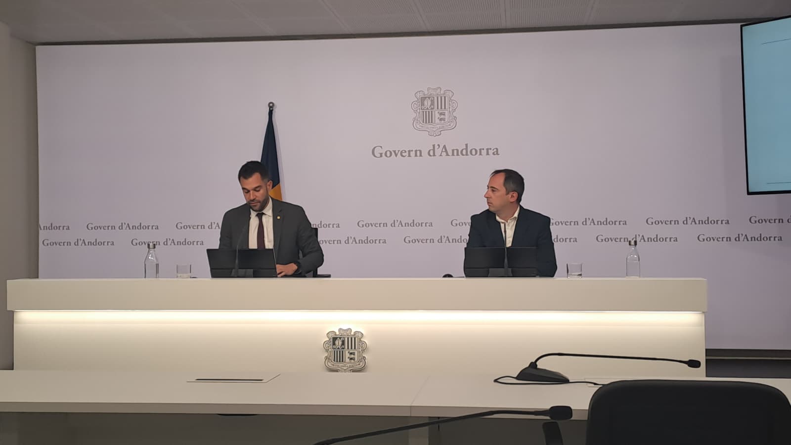 Forné i Miquel, durant una roda de premsa.
