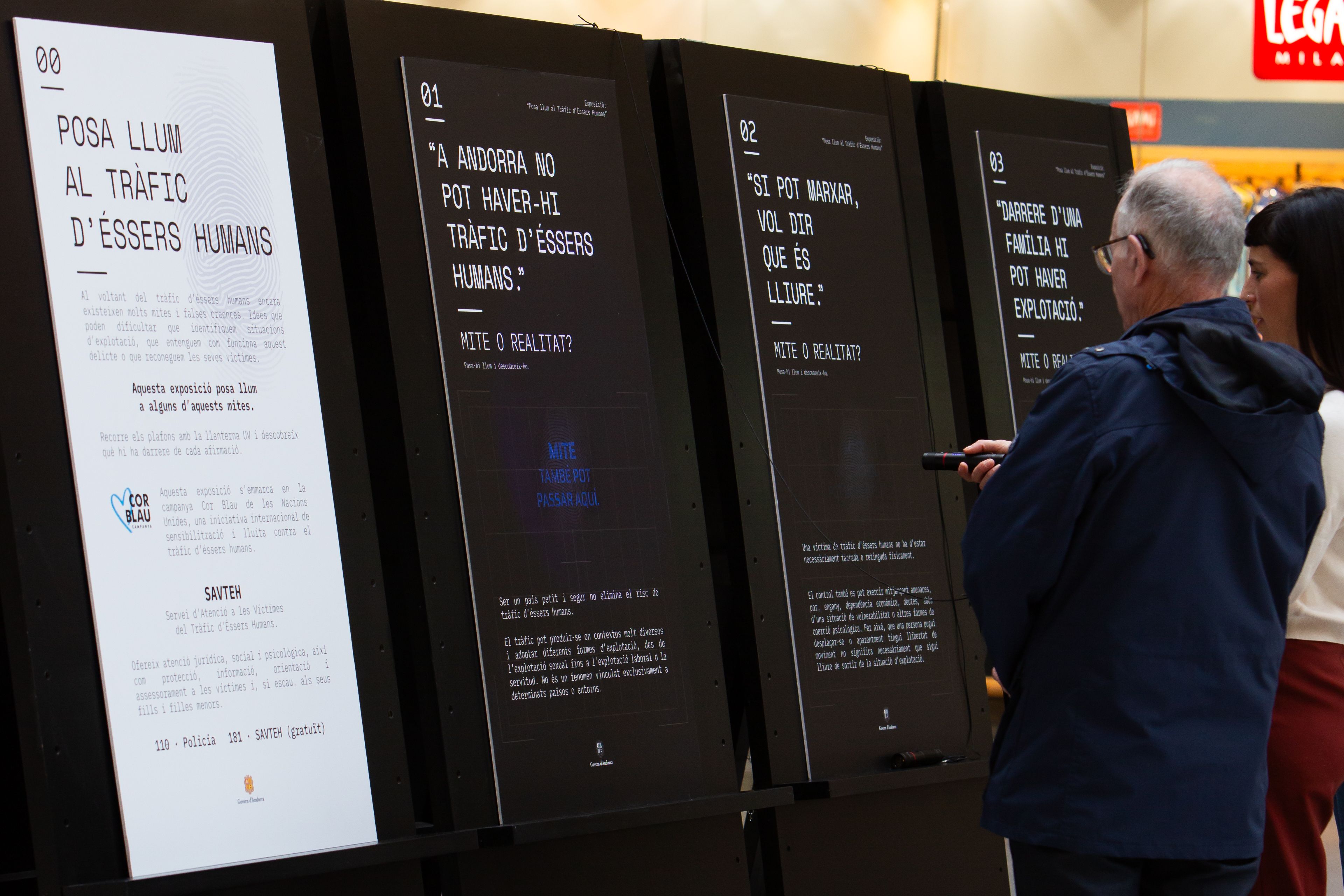 Igualtat impulsa una exposició interactiva per sensibilitzar sobre el tràfic d’éssers humans.