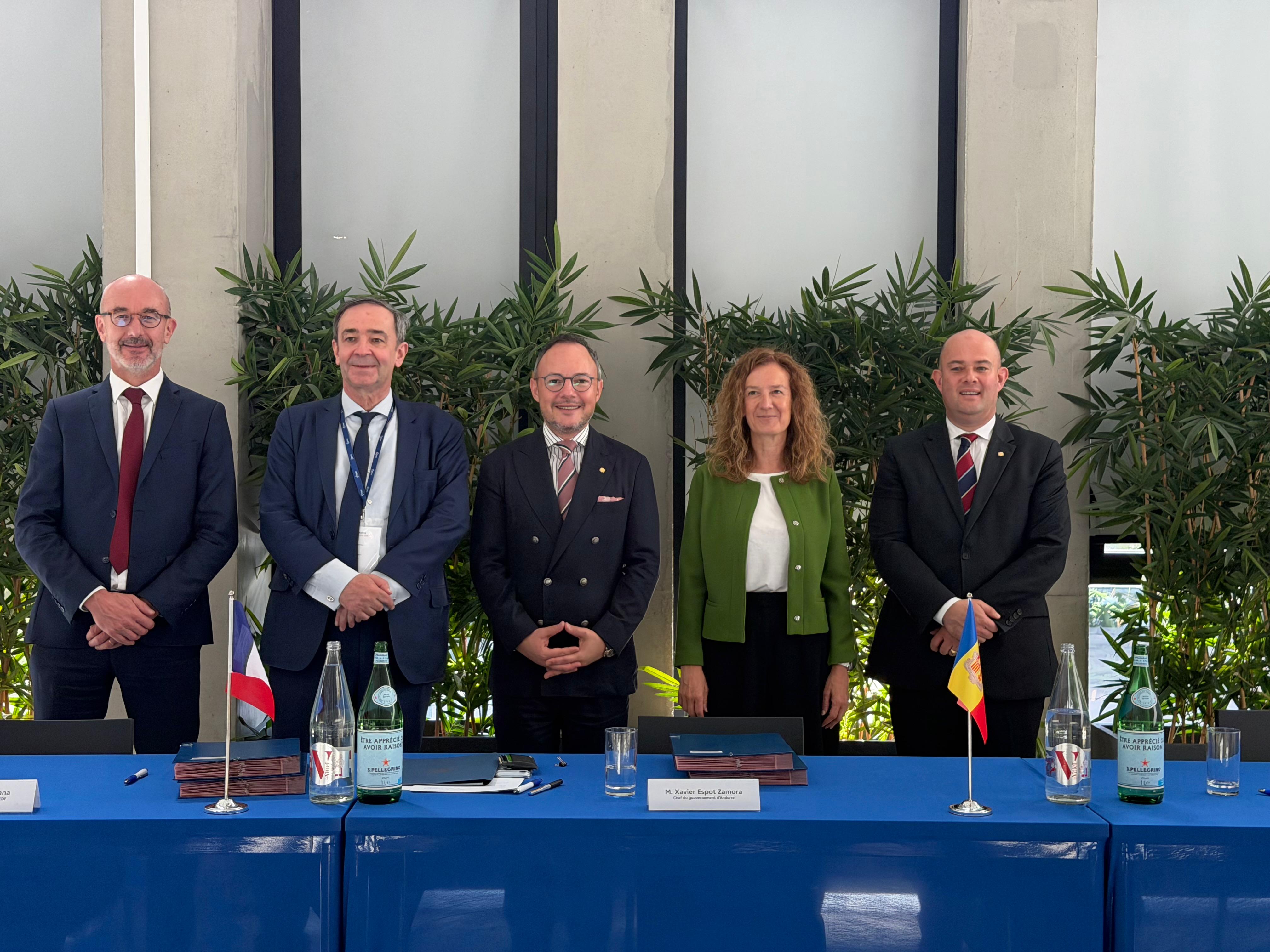 Francesos i andorrans han optat per adaptar la seva col·laboració als reptes del mercat elèctric. Francesos i andorrans han optat per adaptar la seva col·laboració als reptes del mercat elèctric.