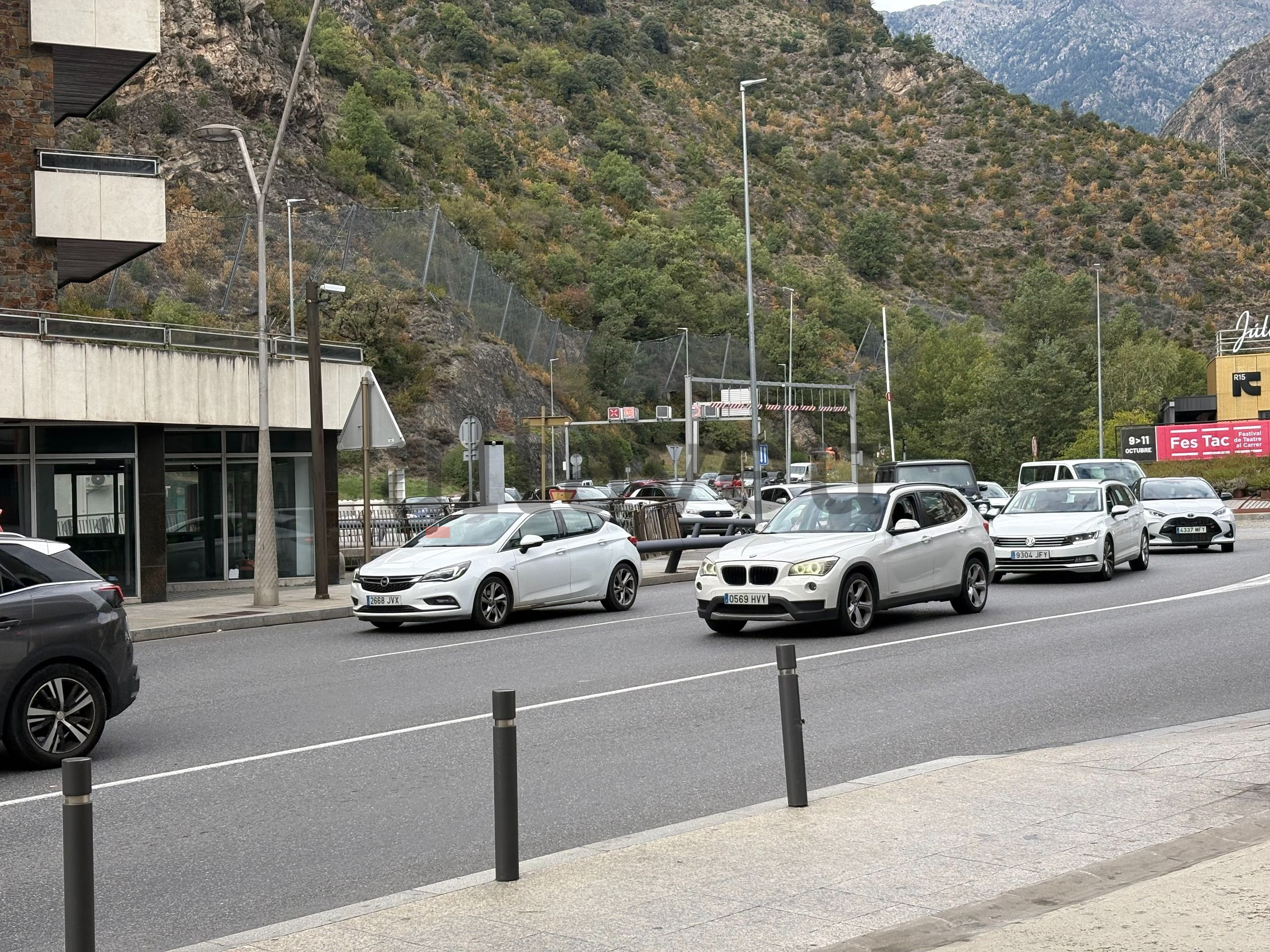 Cua a Sant Julià. La portaveu del Sindicat, Rebeca Bonache.