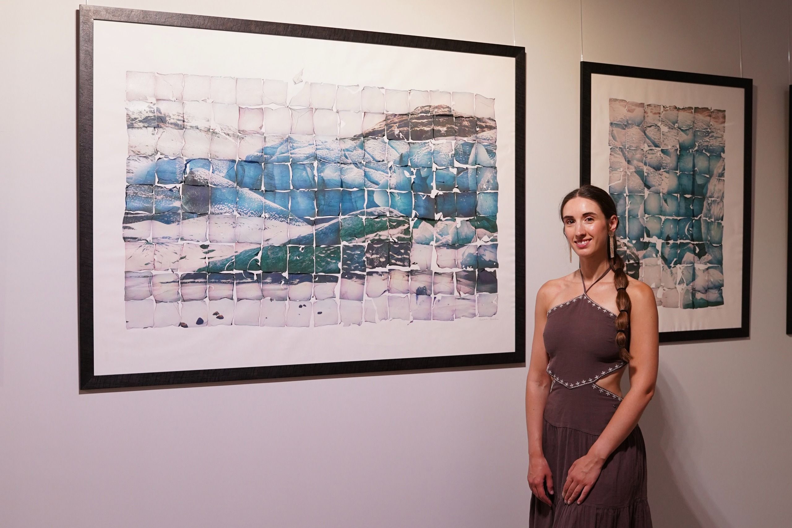 Naiara Escabias amb la seva obra 'Ferides de gel'.