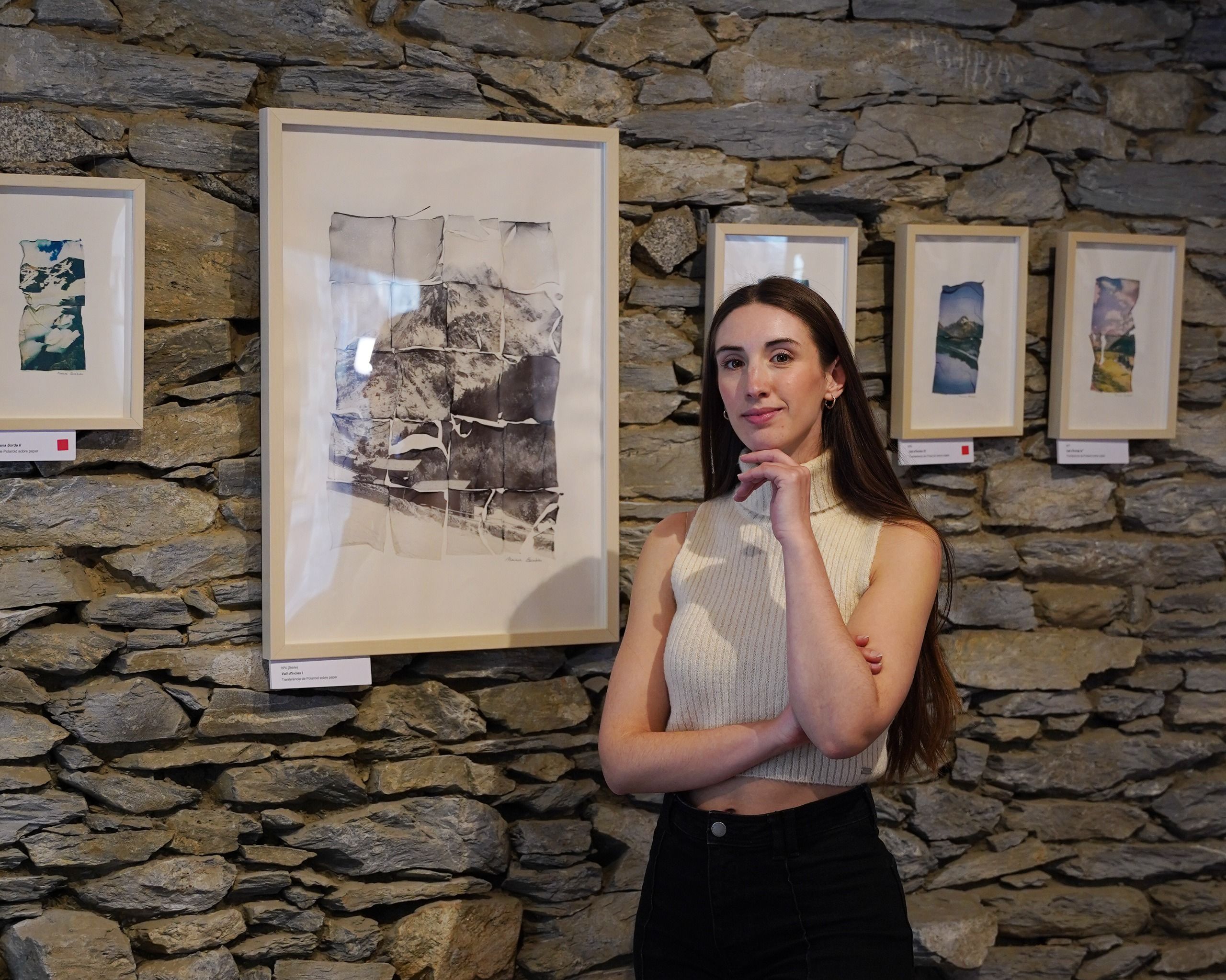 Escabias a l'exposició 'Respirs de Canillo'. | E.E. La portaveu del Sindicat, Rebeca Bonache.