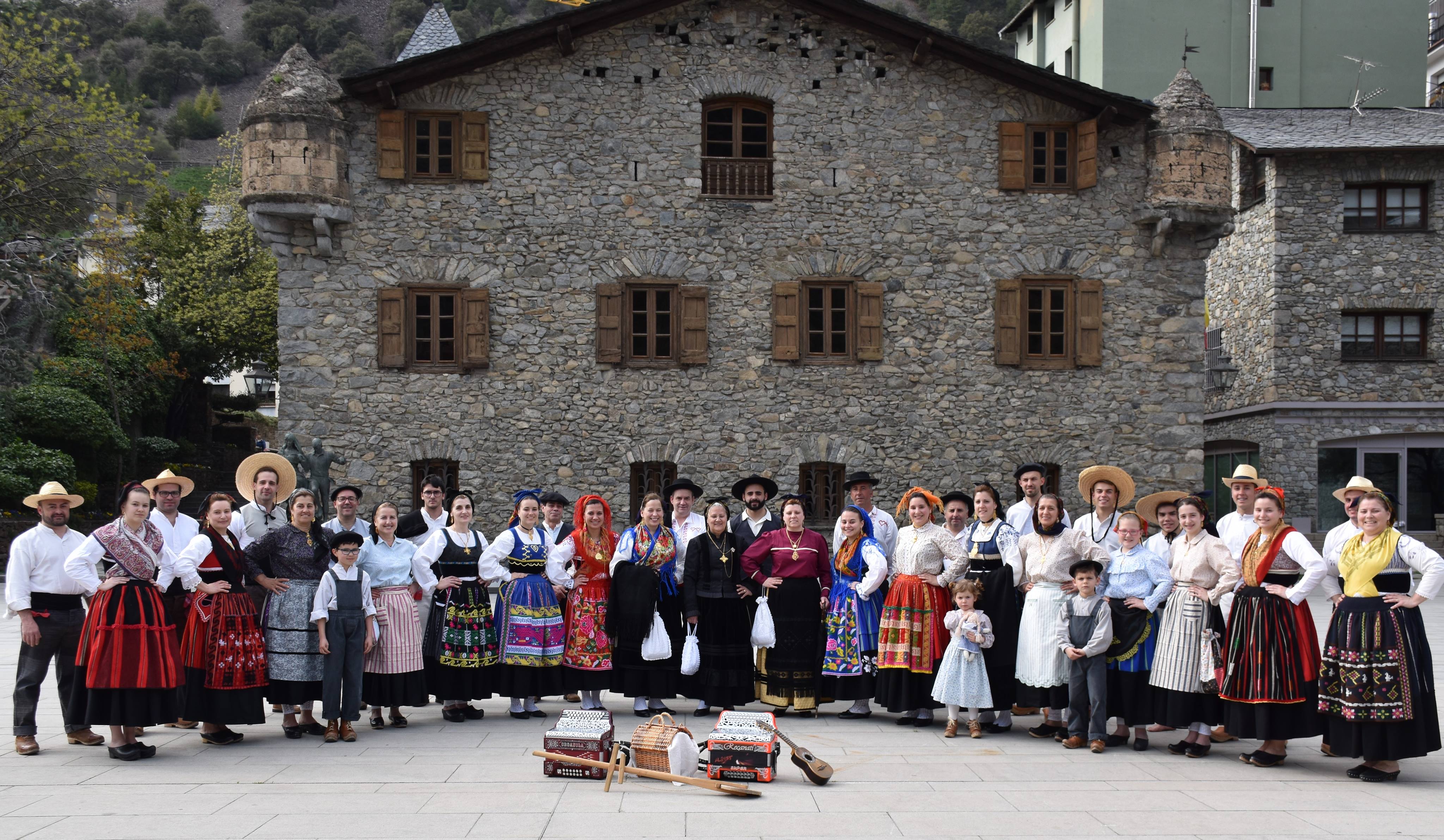 Integrants del Grup de Folklore Casa de Portugal.
