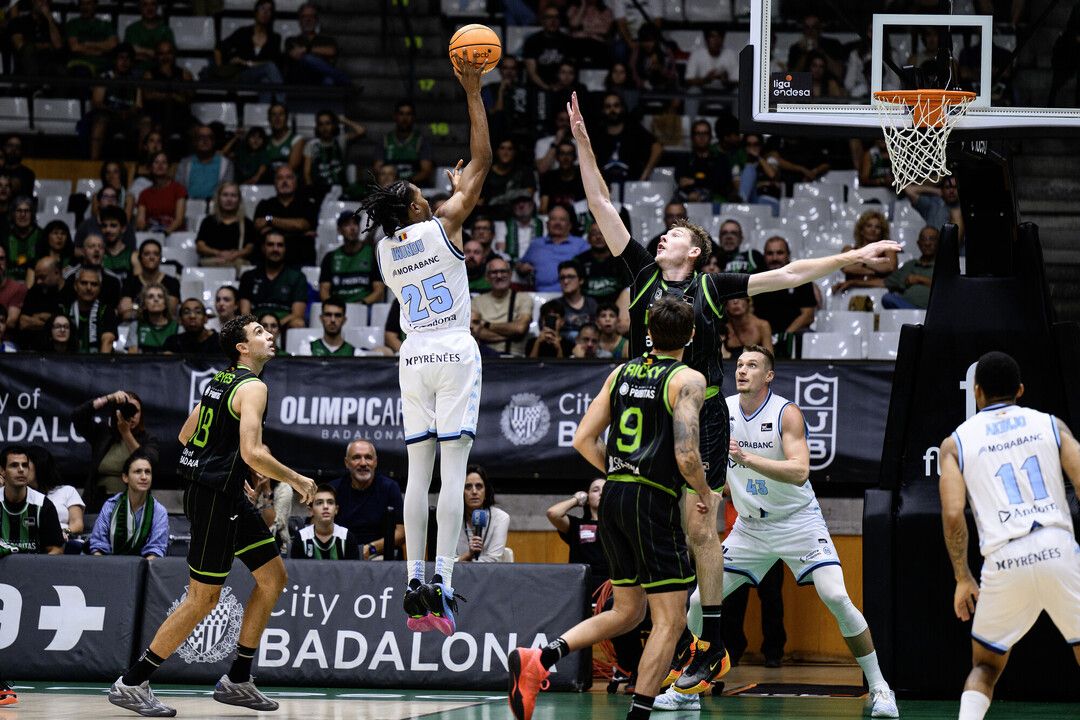 Wes Iwundu ha estat el gran protagonista de la primera meitat. Wes Iwundu ha estat el gran protagonista de la primera meitat.