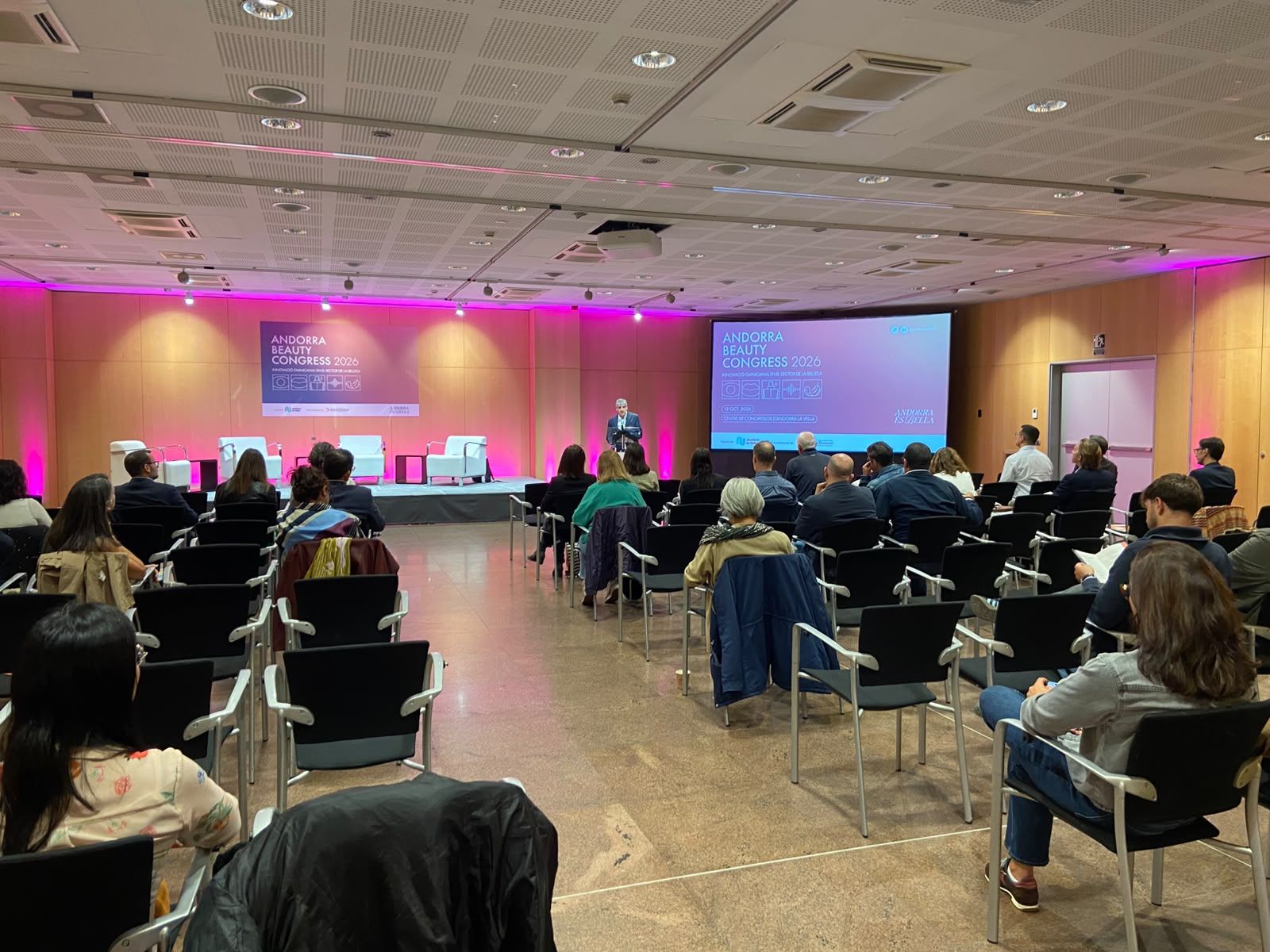 Una de les conferències que s'han realitzat aquest matí en el marc de l'Andorra Beauty Congress. Una de les conferències que s'han realitzat aquest matí en el marc de l'Andorra Beauty Congress.