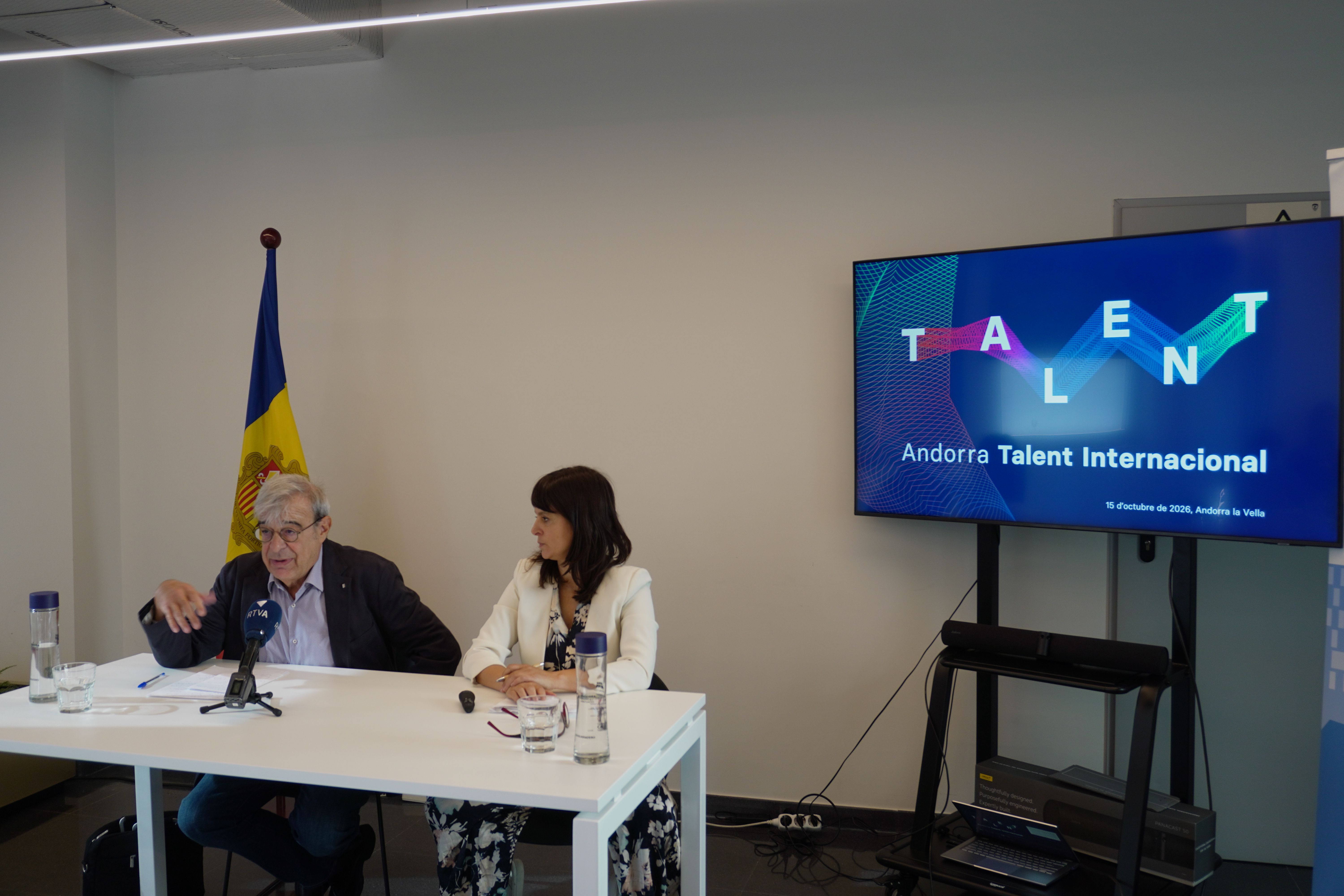 Ladislau Baró i Marta Domènech en la presentació d'Andorra Talent Internacional.
