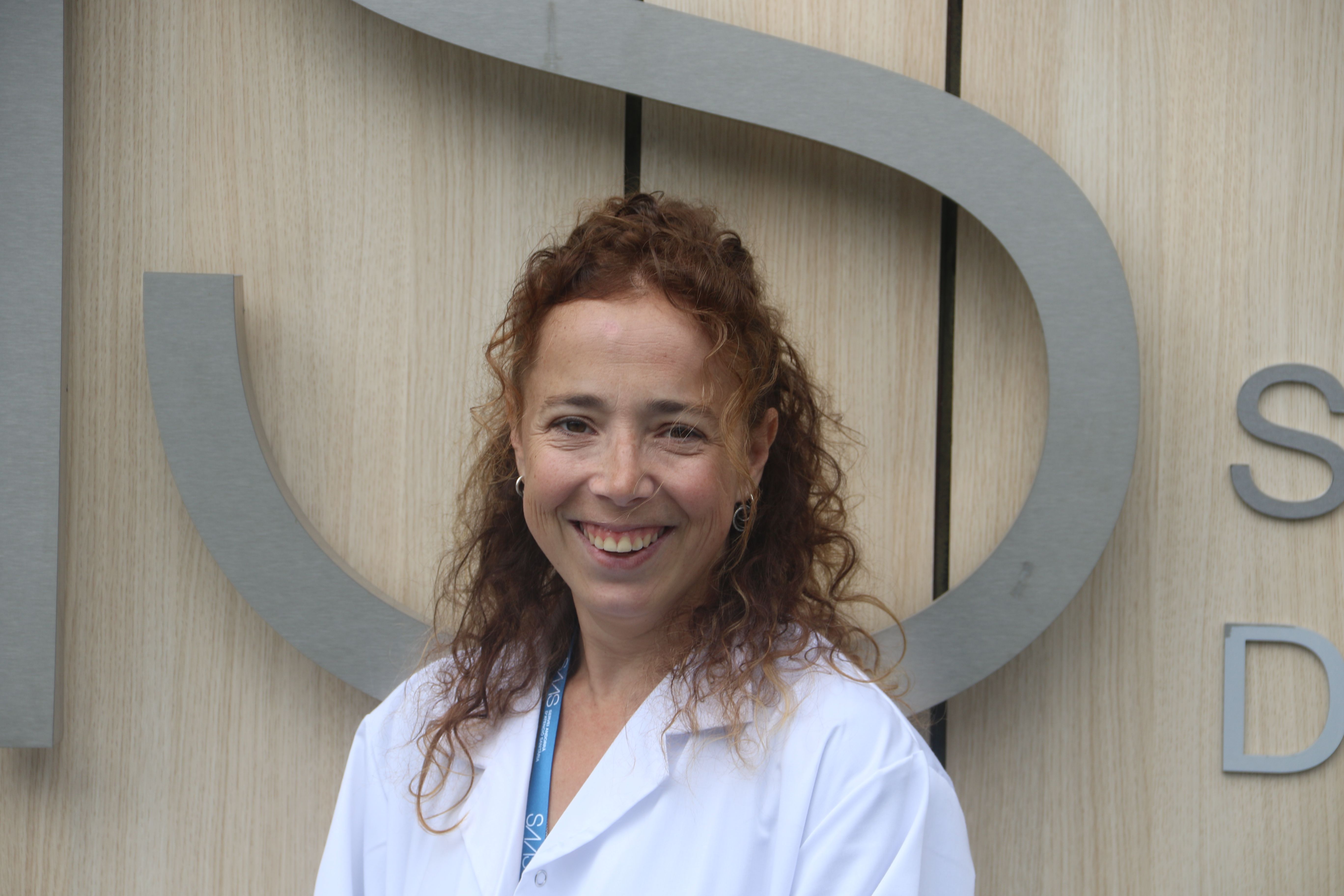Laura Angelats Company oncòloga La portaveu del Sindicat, Rebeca Bonache.