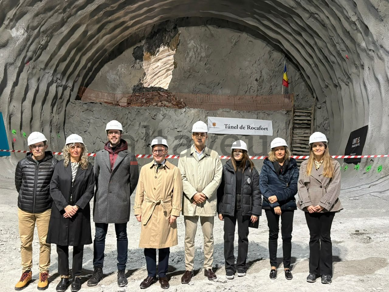 Les autoritats a l'interior del túnel. Les autoritats a l'interior del túnel.