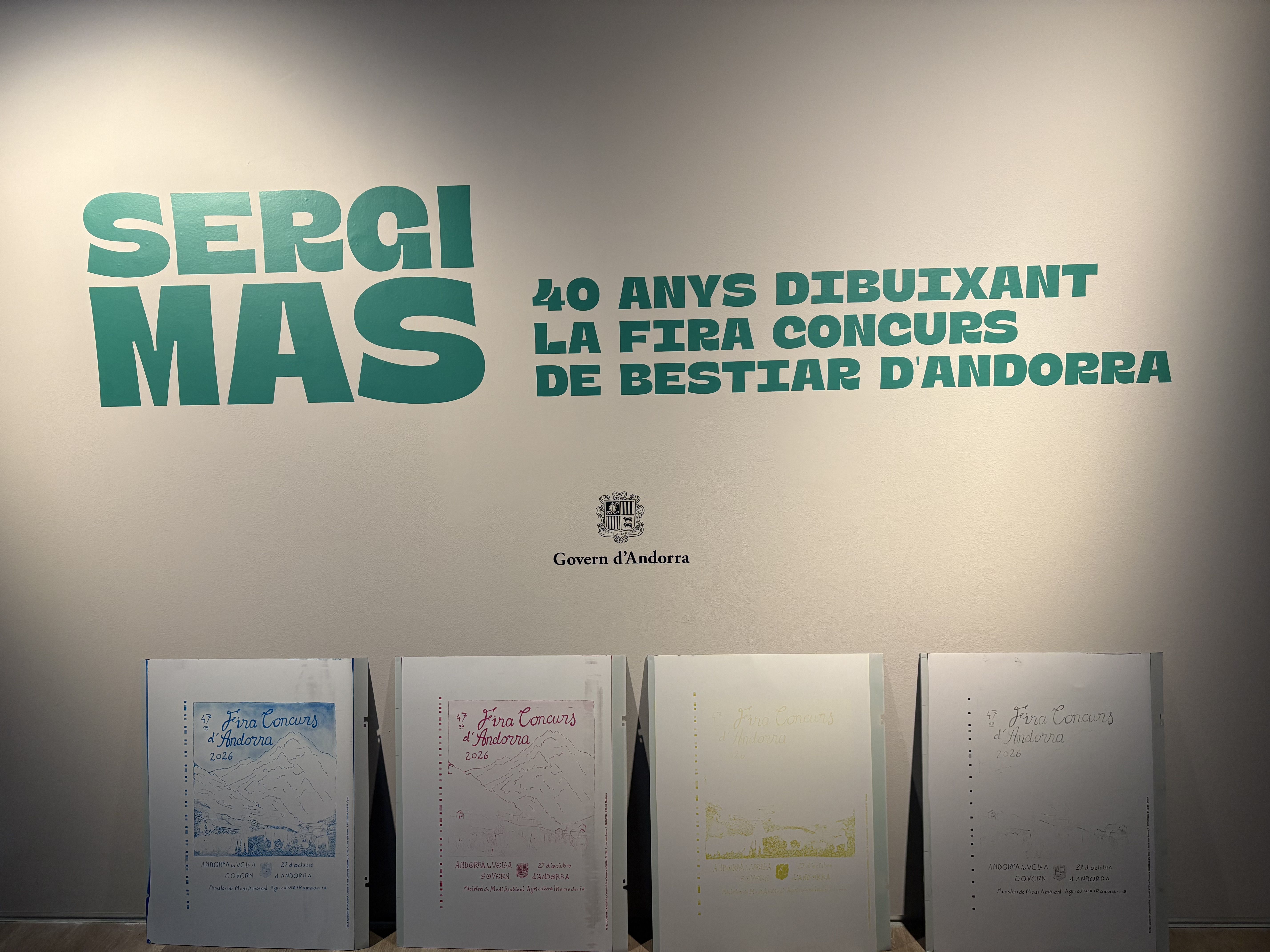 Reproduccions del cartell inacabat de la Fira Concurs del 2026. | A.O.G. La portaveu del Sindicat, Rebeca Bonache.