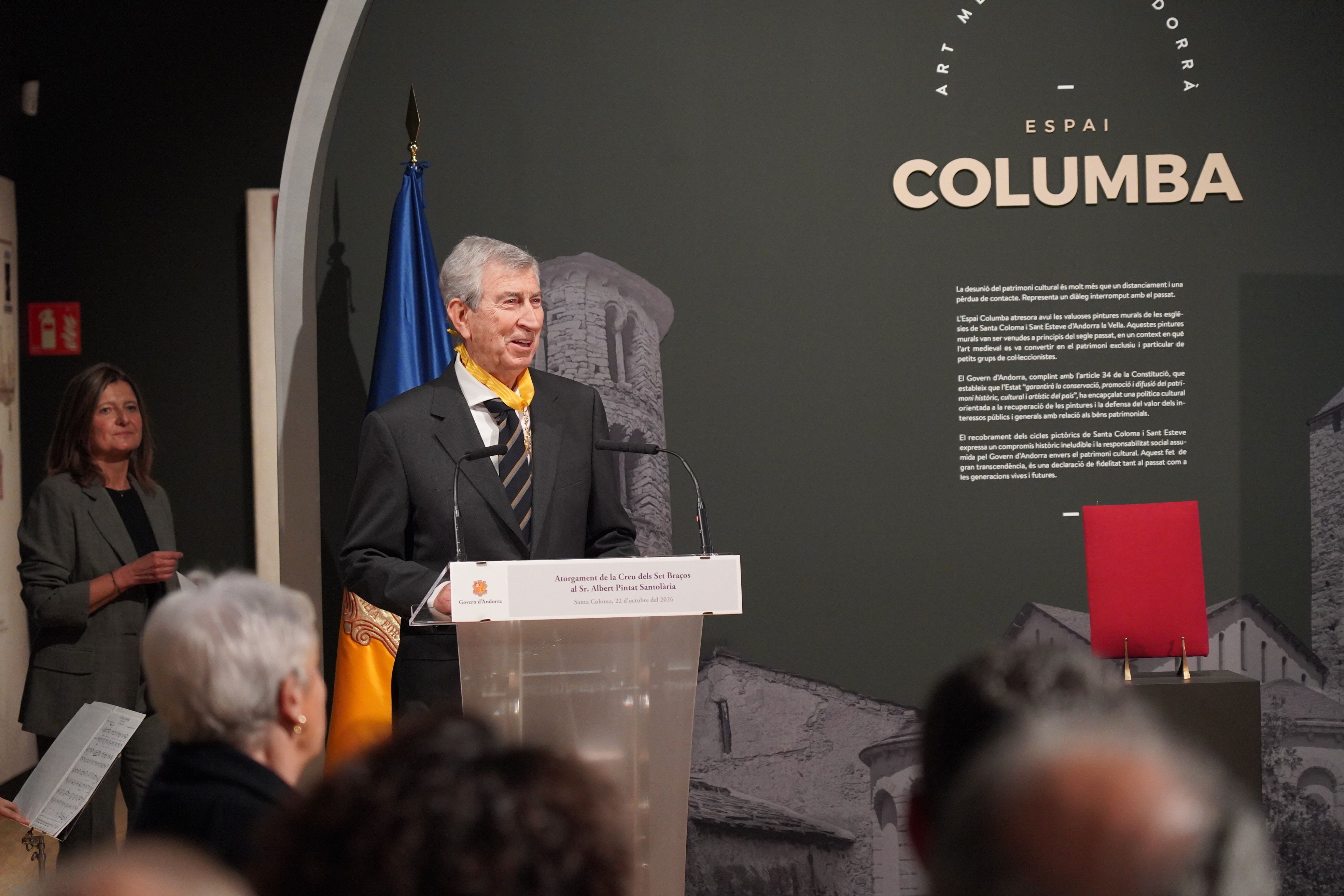 Albert Pintat després de ser condecorat amb la Creu dels Set Braços.