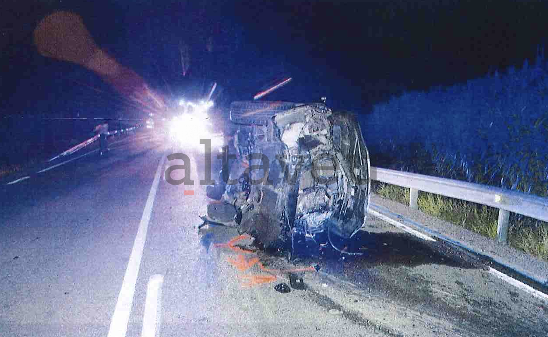 El Lexus causant de l'accident poc després de la col·lisió.