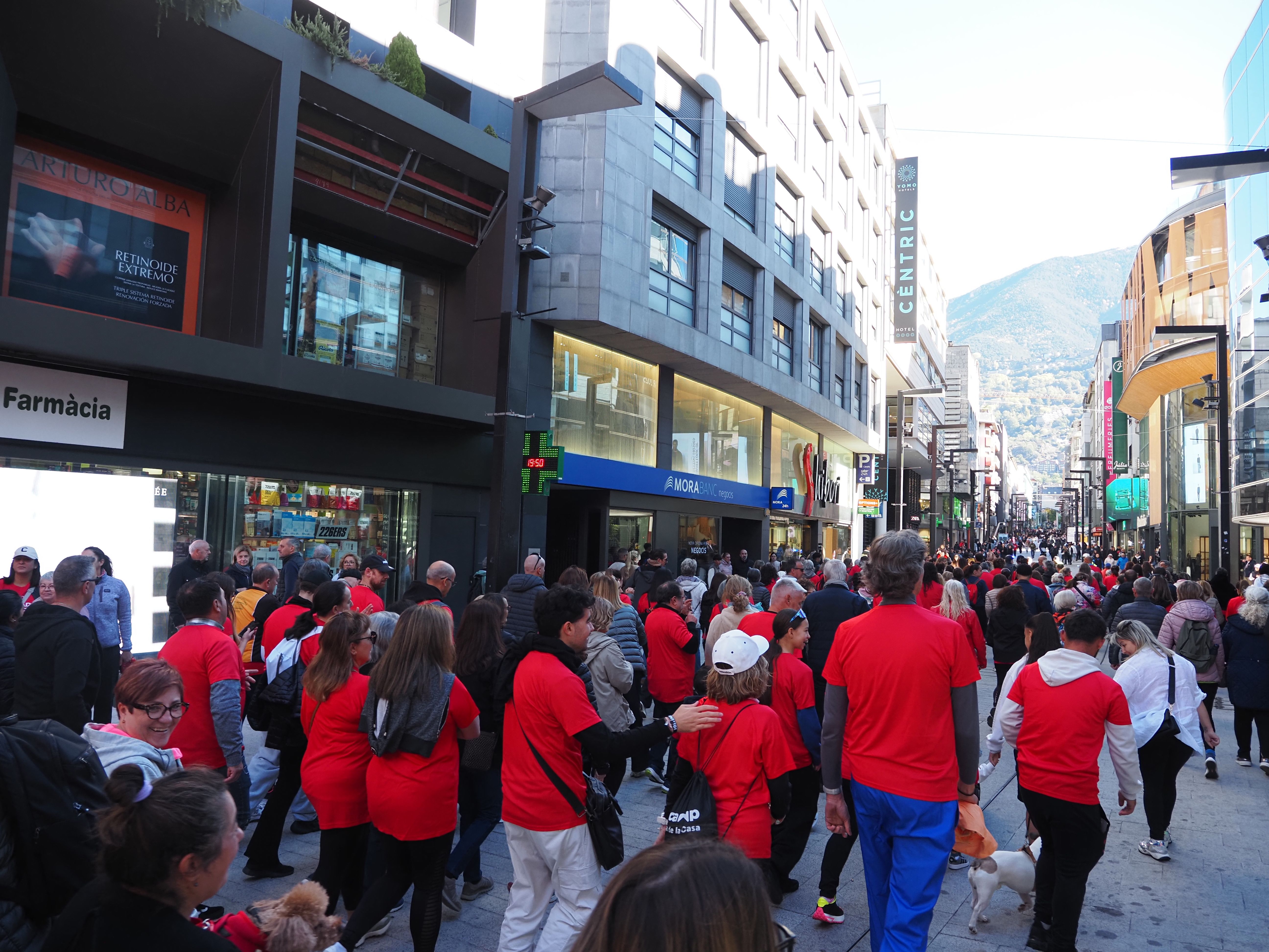 Participants a la caminada contra el càncer. Participants a la caminada contra el càncer.
