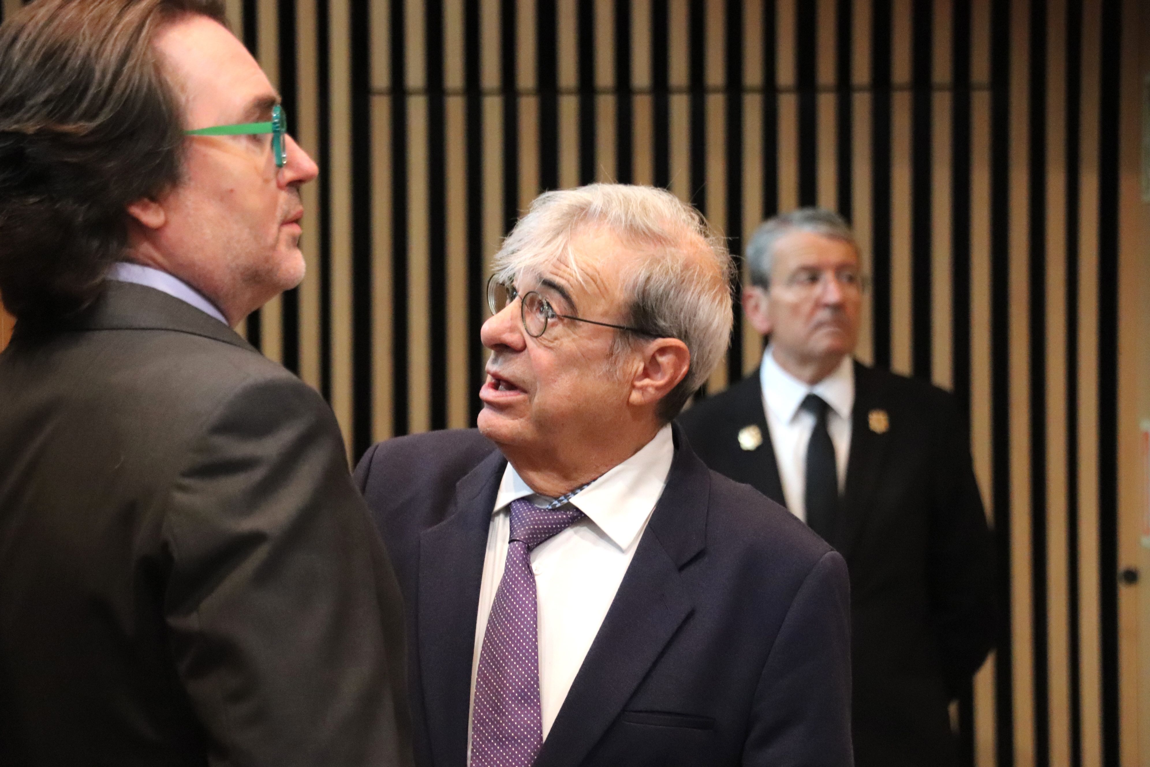 Carles Naudi i Ladislau Baró en la darrera sessió de Consell General. Carles Naudi i Ladislau Baró en la darrera sessió de Consell General.