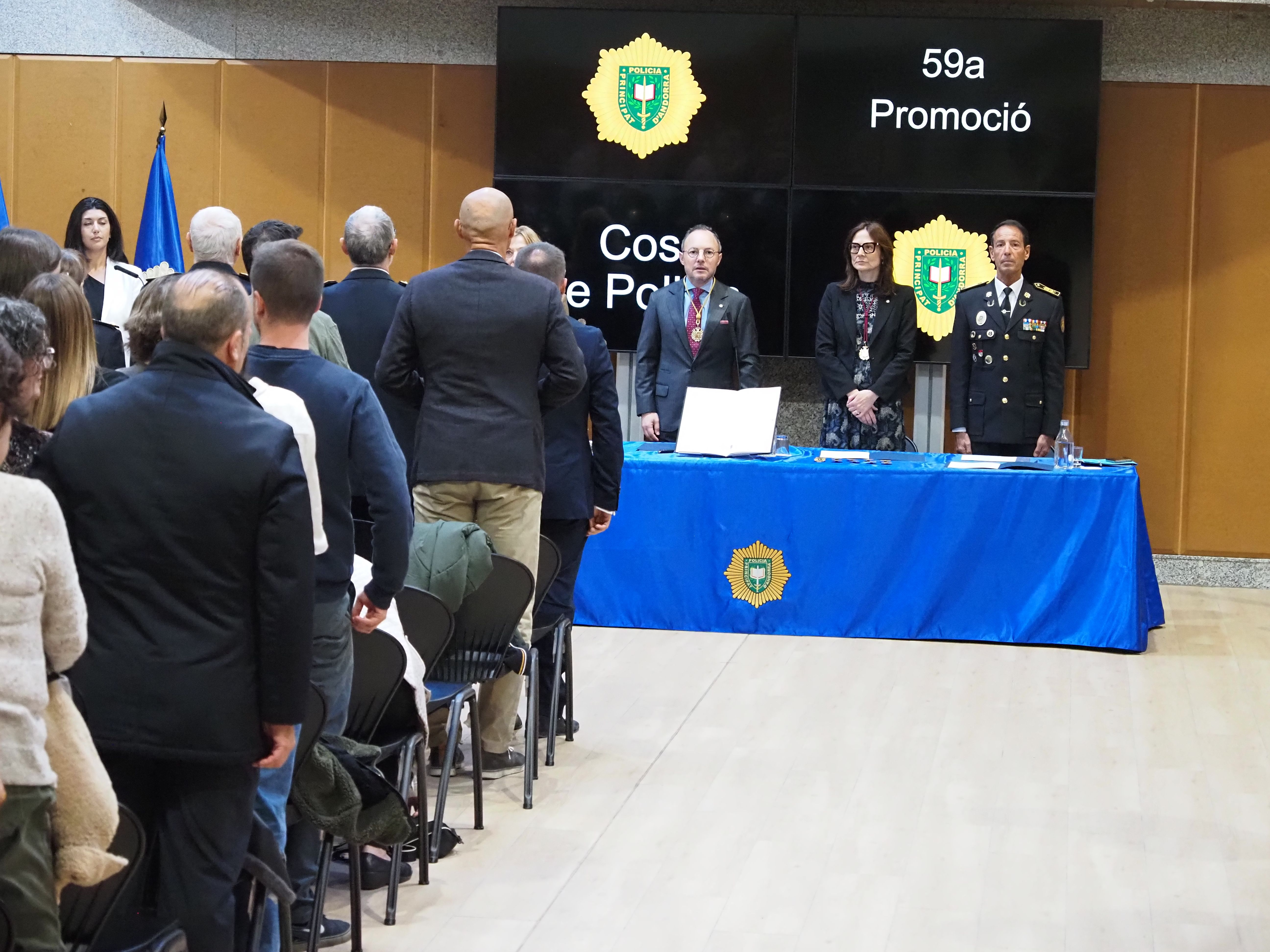 Un moment de l'acte de jura o promesa de la 59a promoció de la policia. Un moment de l'acte de jura o promesa de la 59a promoció de la policia.