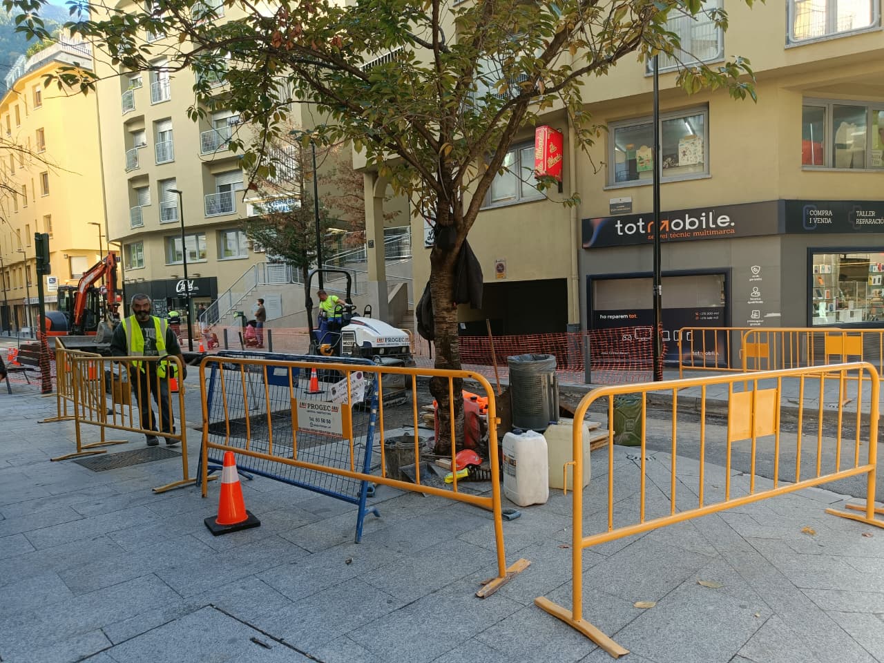 Obres al carrer Joan Maragall.