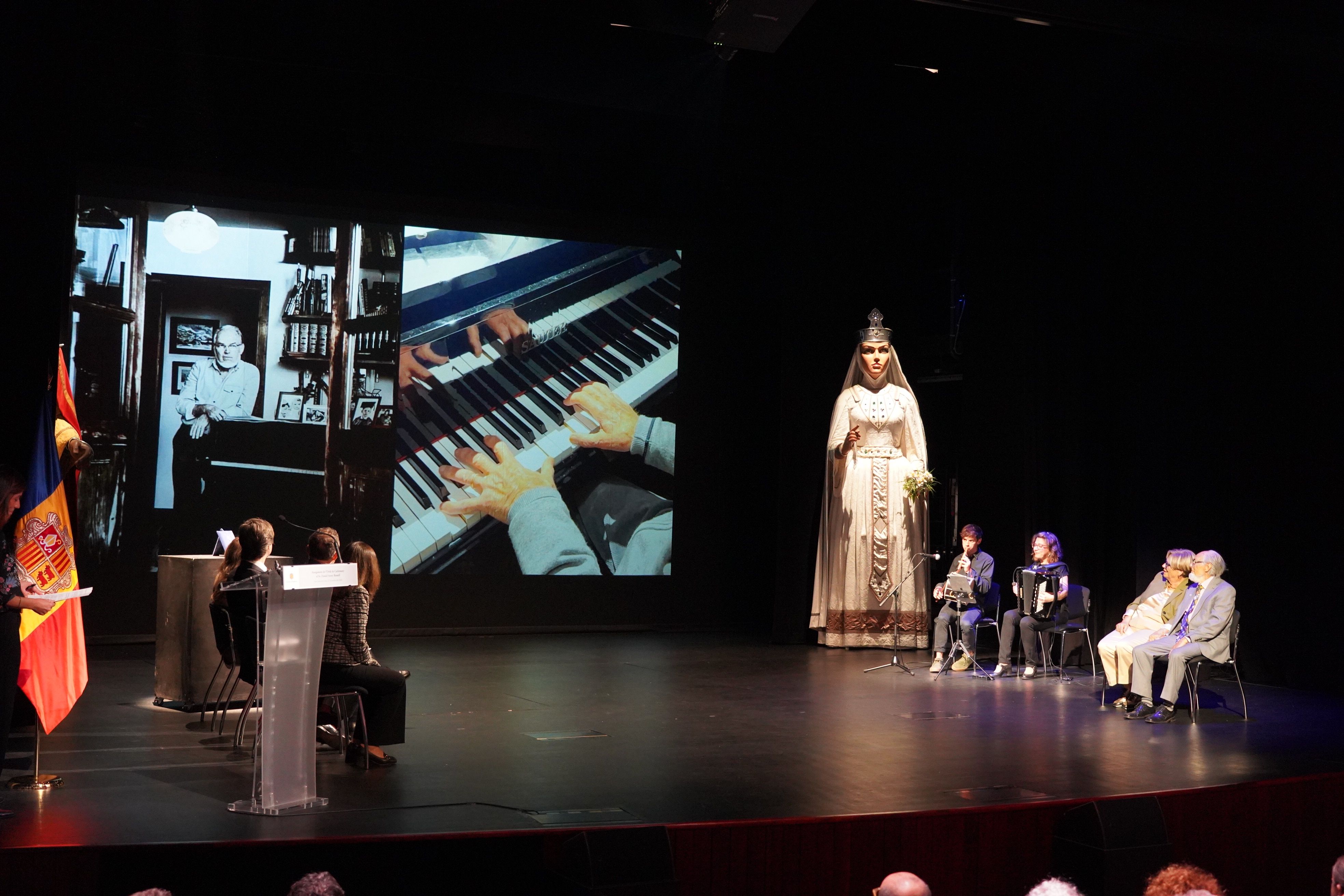 Petit vídeo d'homenatge. Petit vídeo d'homenatge.