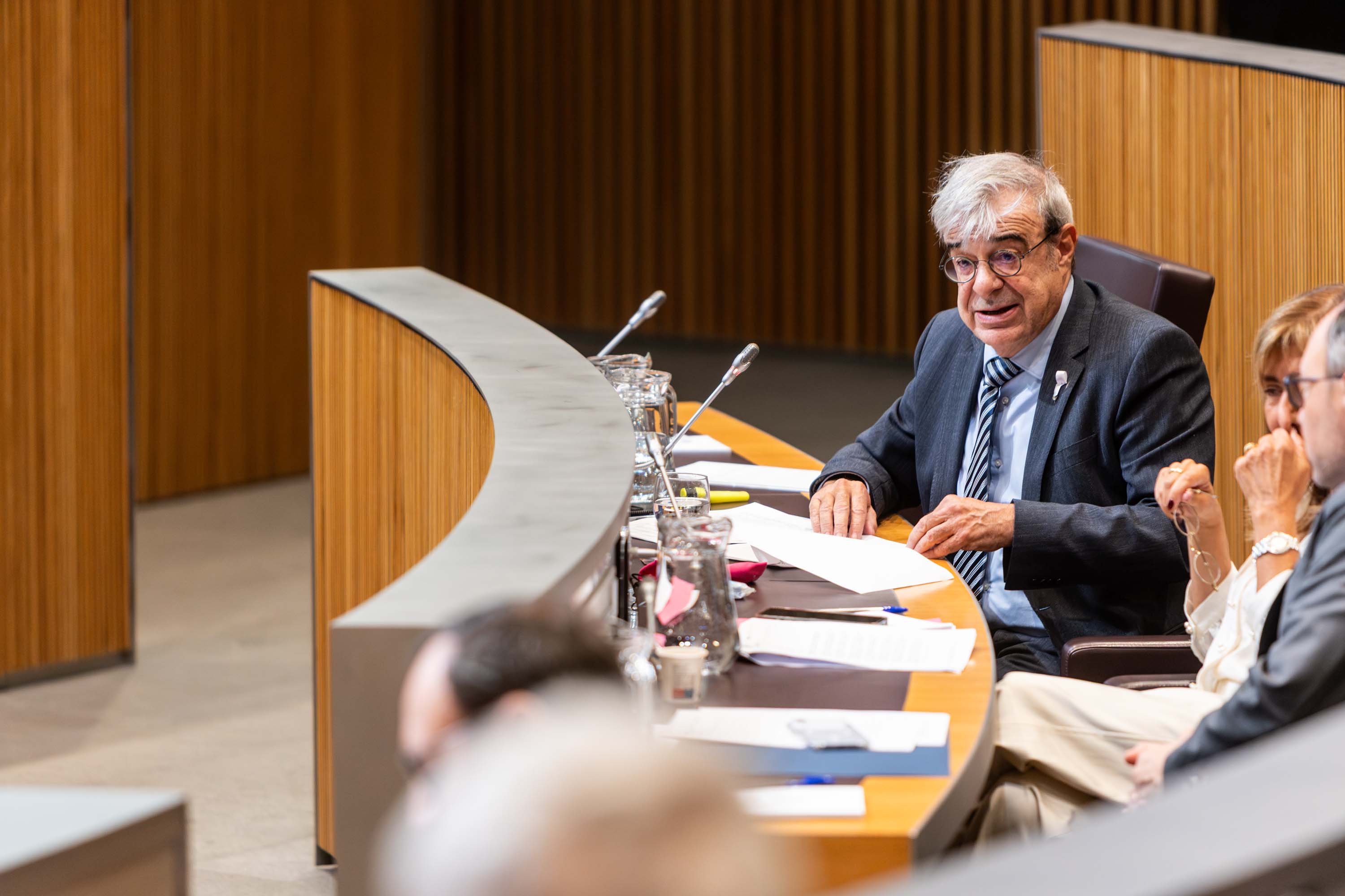El ministre Ladislau Baró, durant la sessió de control. El ministre Ladislau Baró, durant la sessió de control.