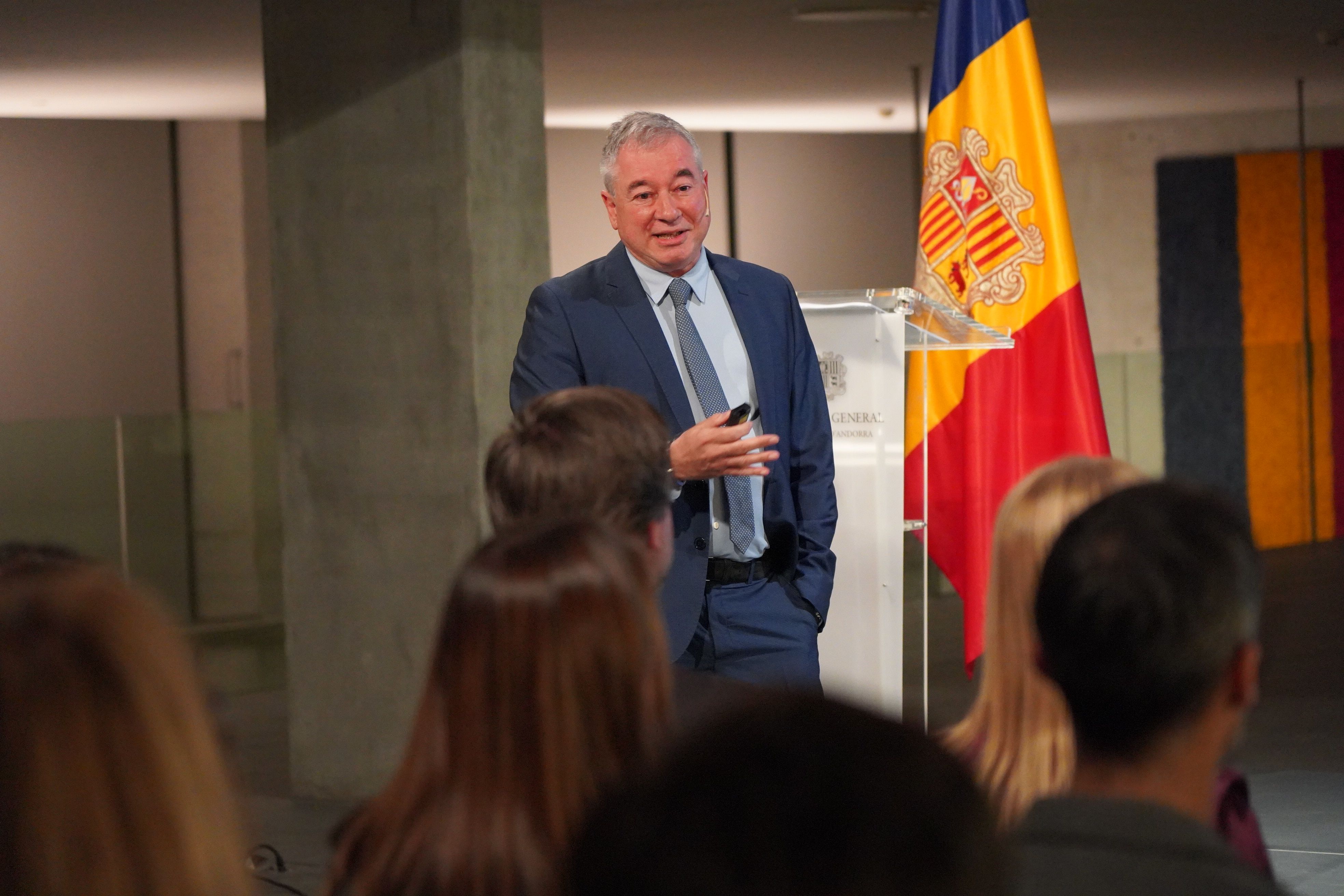 El magistrat durant la conferència. El magistrat durant la conferència.