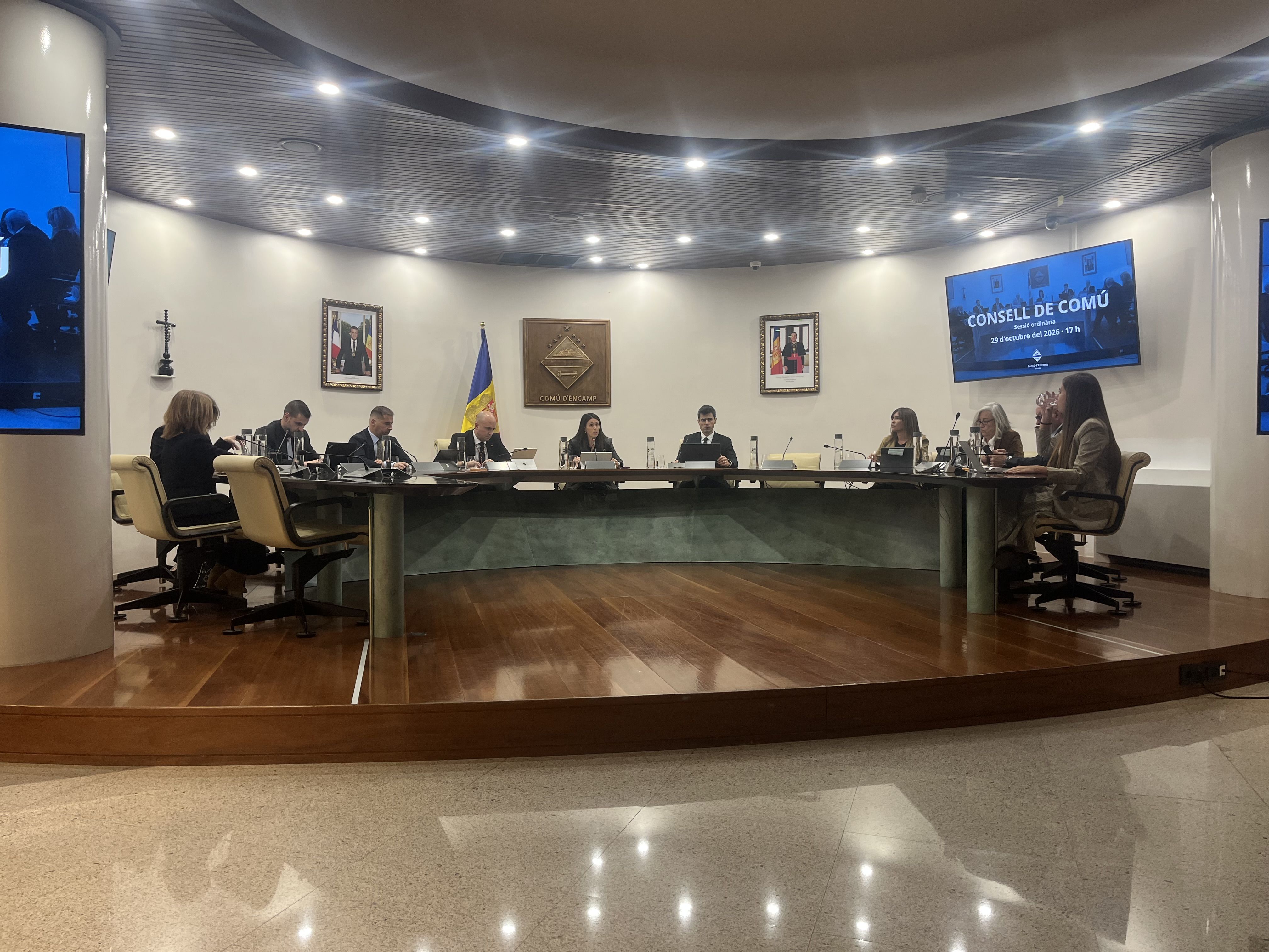 Sessió del consell de comú d'Encamp. La portaveu del Sindicat, Rebeca Bonache.