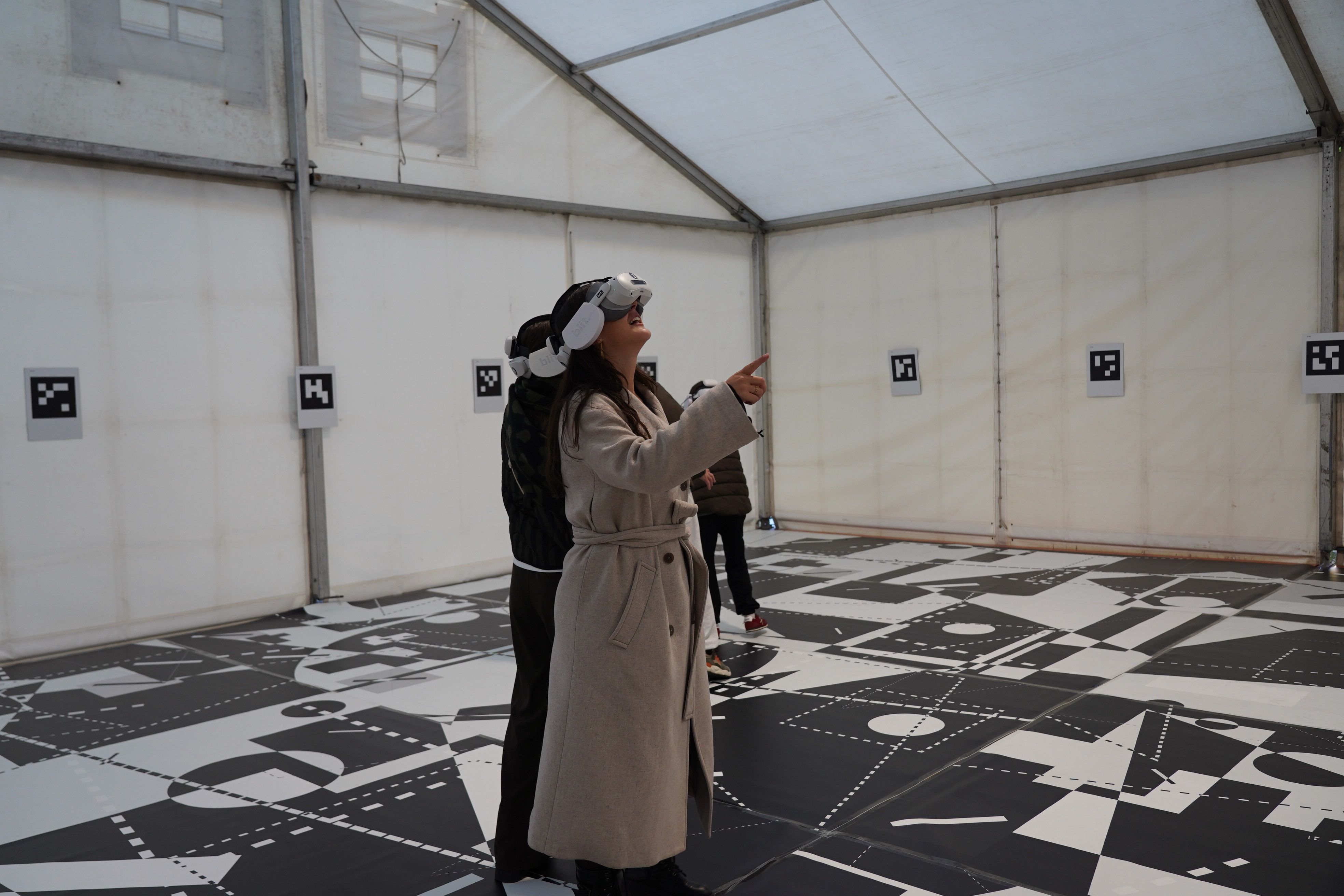 L'experiència immersiva té una durada aproximada de 20 minuts L'experiència immersiva té una durada aproximada de 20 minuts
