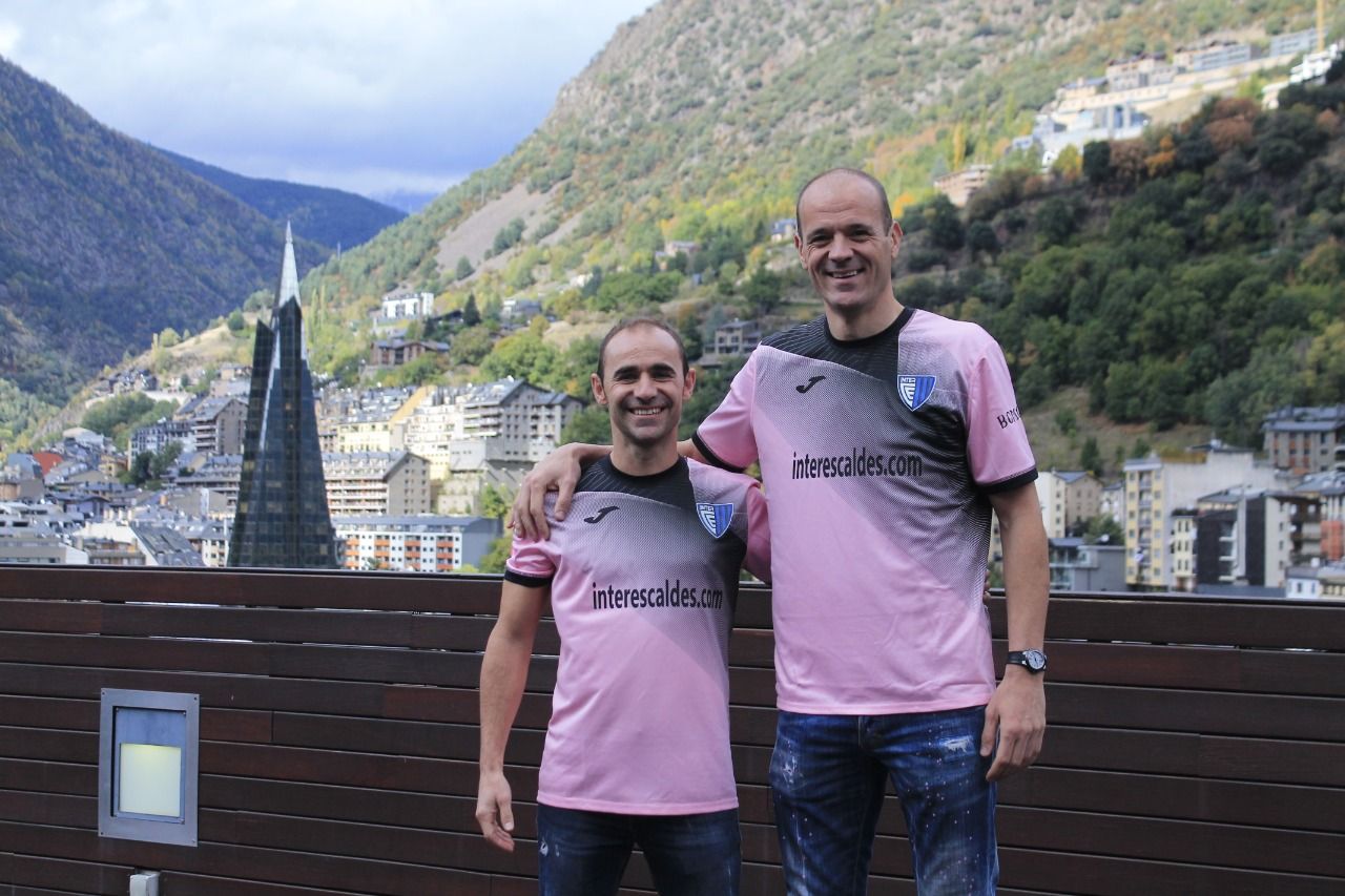 Lima, a la dreta, amb Juli Sánchez, l'altre impulsor de Gol Soldiari.