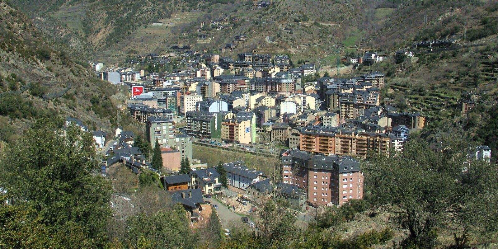 Vista de Sant Julià de Lòria des del Solà.