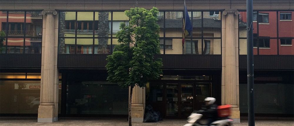 L'antiga seu de la Justícia acull ara, entre altres, els rastrejadors dependents del ministeri de Salut.