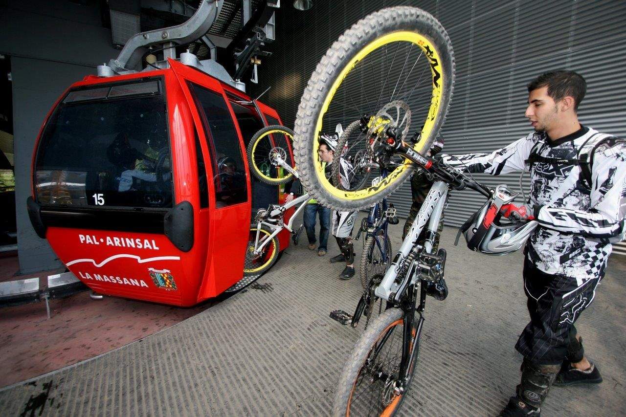 Els telecabines per accedir al Bike Park hauran de reduir el seu aforament.