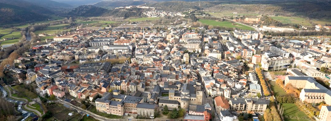 Vista general de la Seu d'Urgell, que passarà dilluns a la fase 3 si ho autoritza el govern espanyol. Vista general de la Seu d'Urgell, que passarà dilluns a la fase 3 si ho autoritza el govern espanyol.