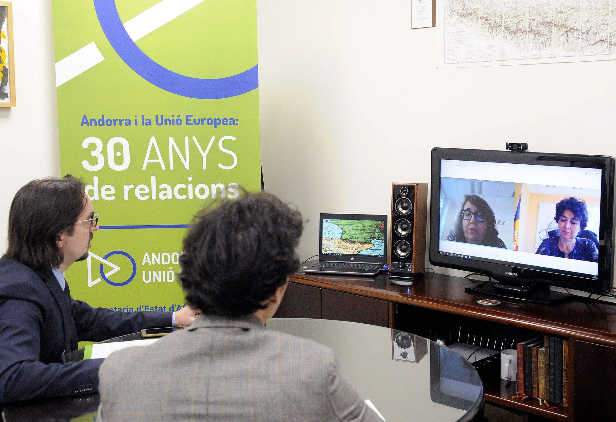 Landry Riba durant la trobada telemàtica amb la seva homòloga, Sandrine Gaudin.