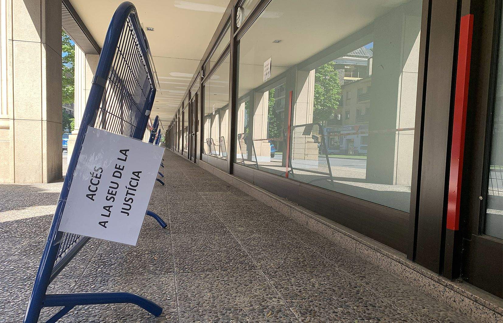 L'actual accés a la seu de la justícia.