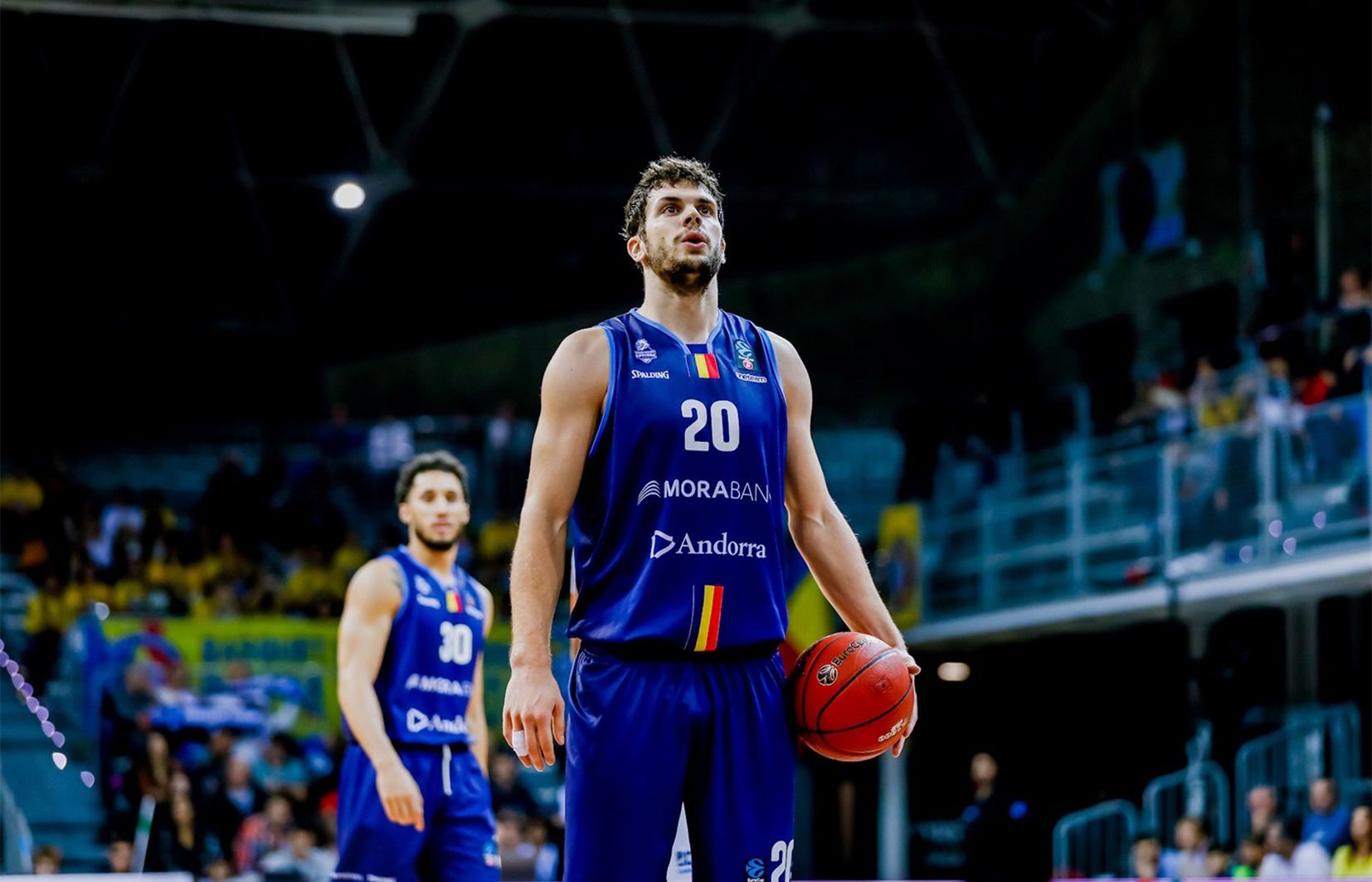 Dejan Todorovic es prepara per llançar un tir lliure en un partit de l'Eurocup.