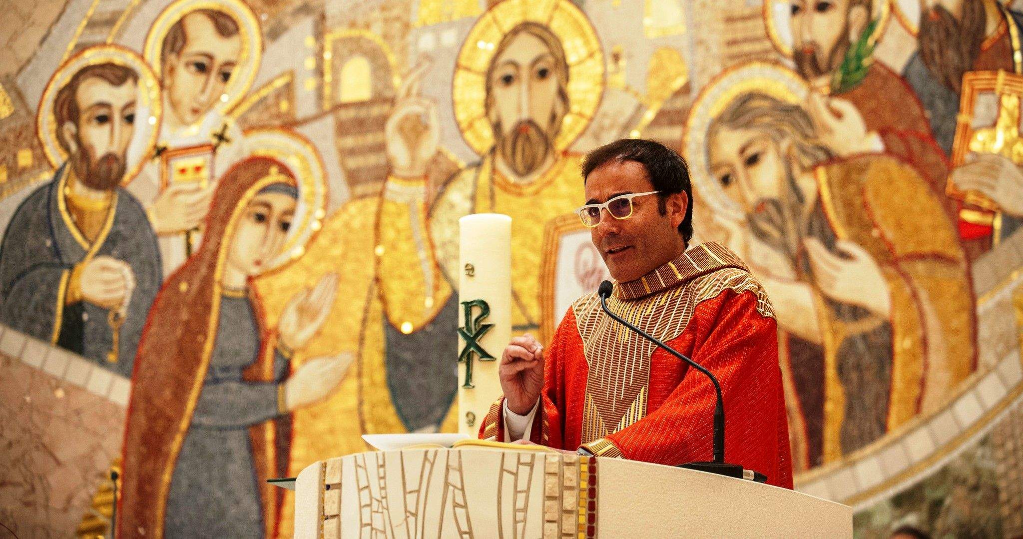 Mossèn Pepe Chisvert durant l'homilia.