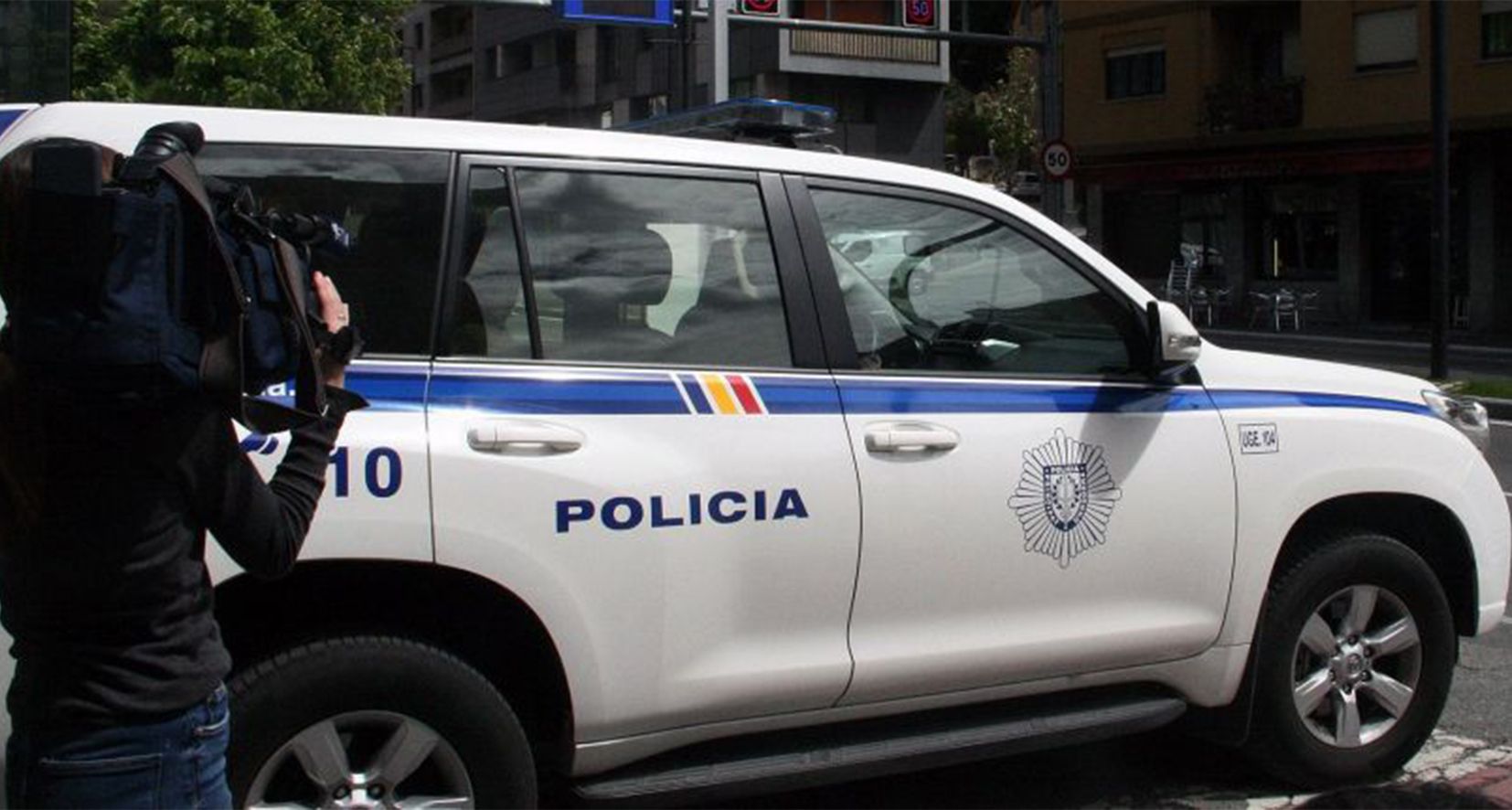 Un cotxe de policia.