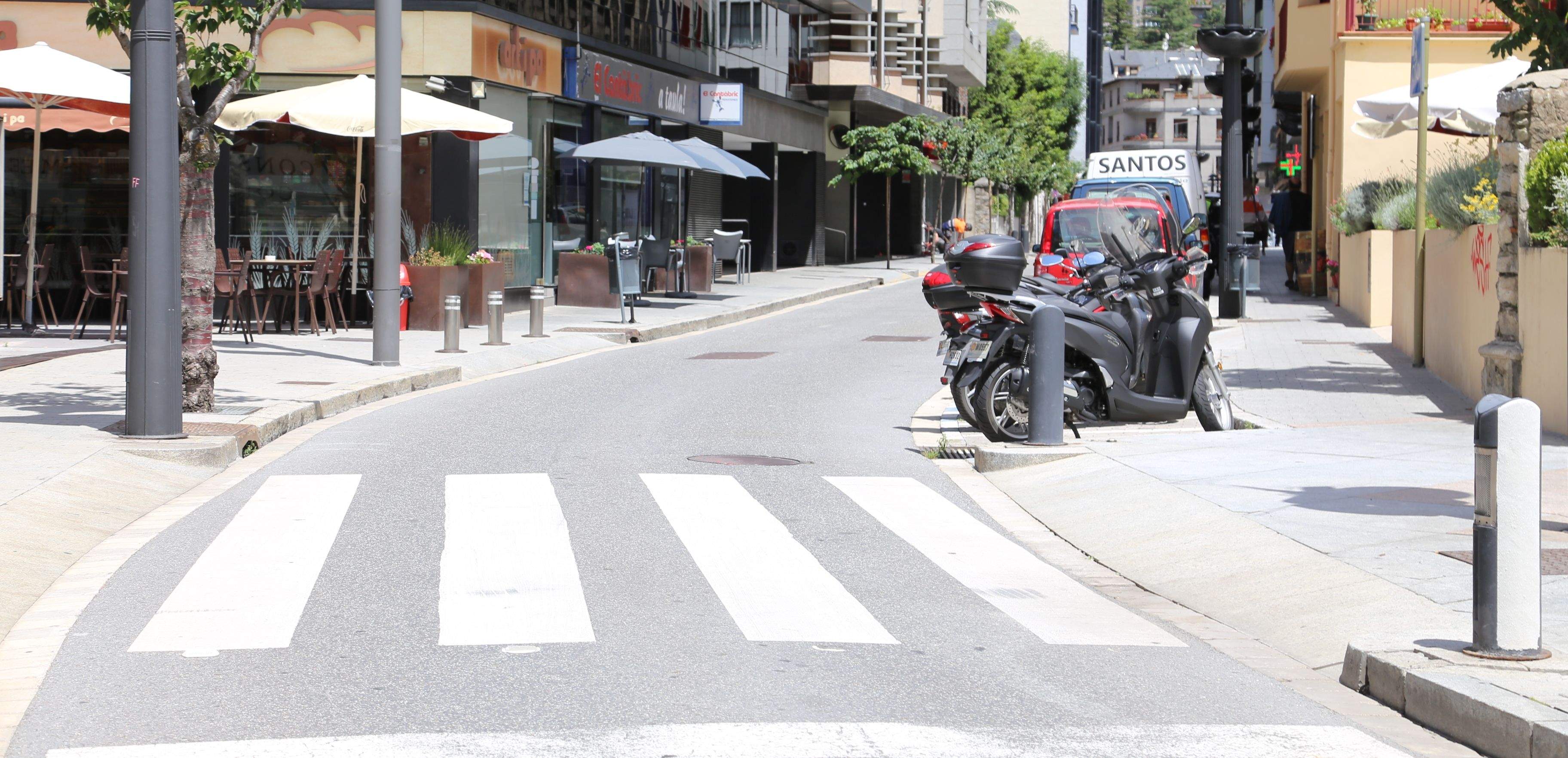 L'inici del tram de vianants, des del carrer Casa Comuna.