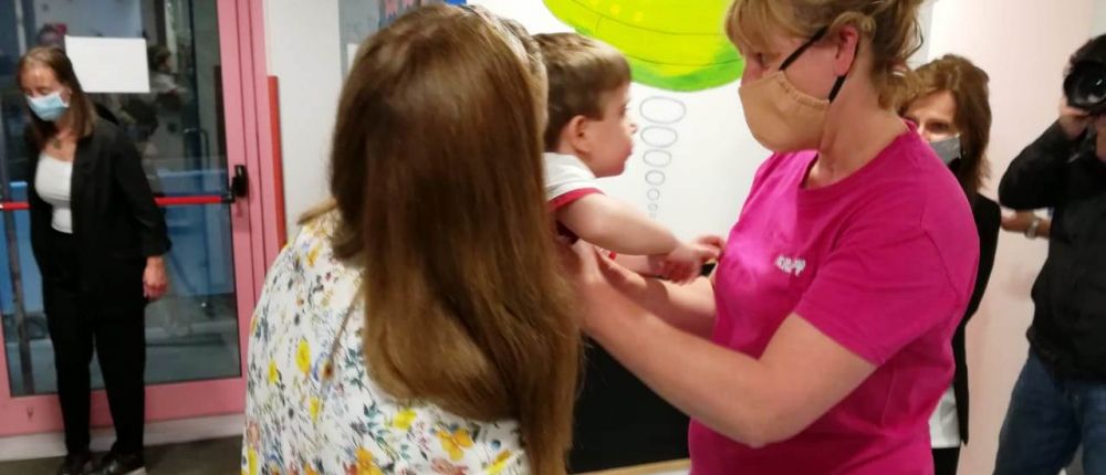 Un infant a la l'escola bressol l'Espill de Sant Julià de Lòria.