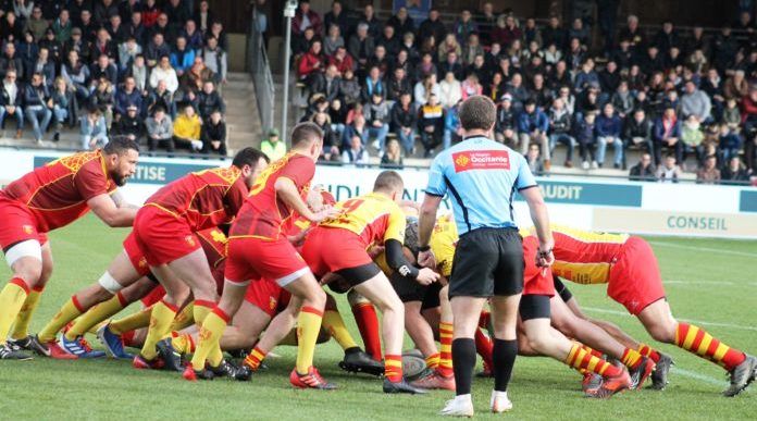 Rodez, de vermell, en el derbi contra Espalion aquesta temporada.