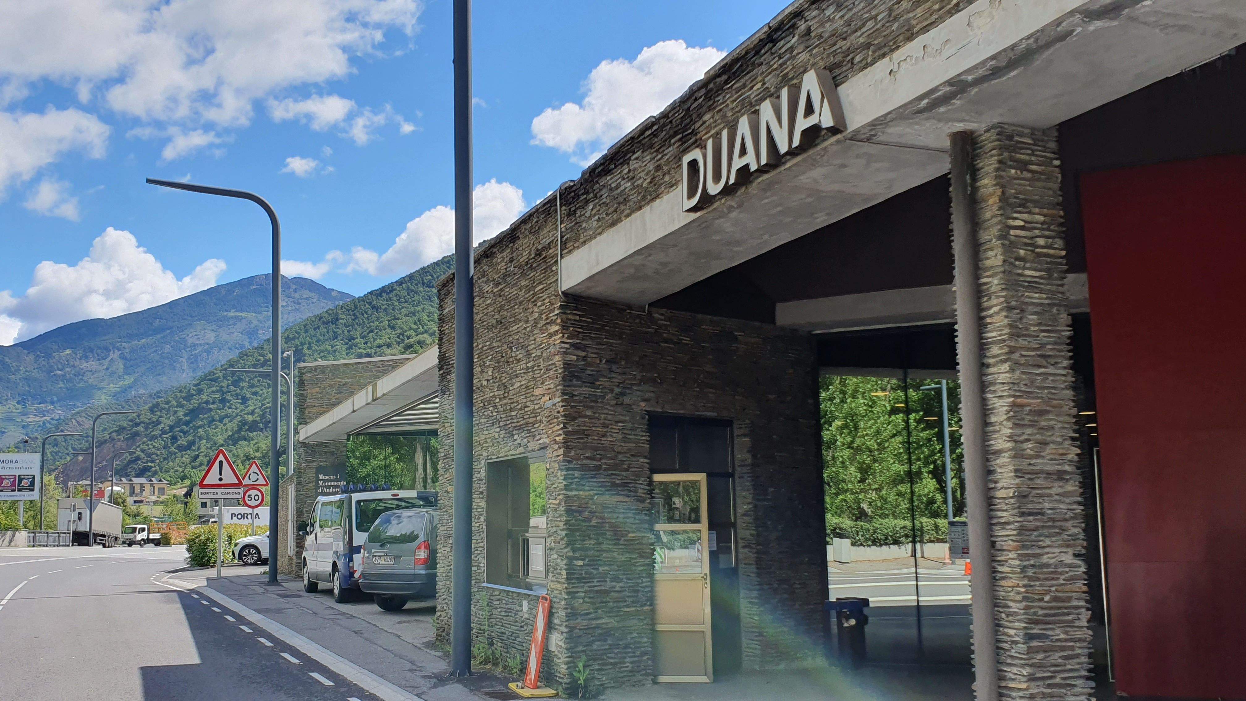 Façana de l'oficina de la duana d'Andorra