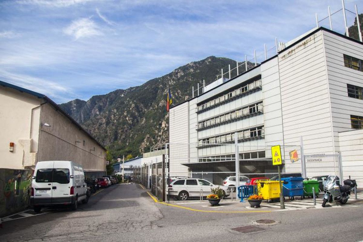 L'escola andorrana de segona ensenyança a Santa Coloma.